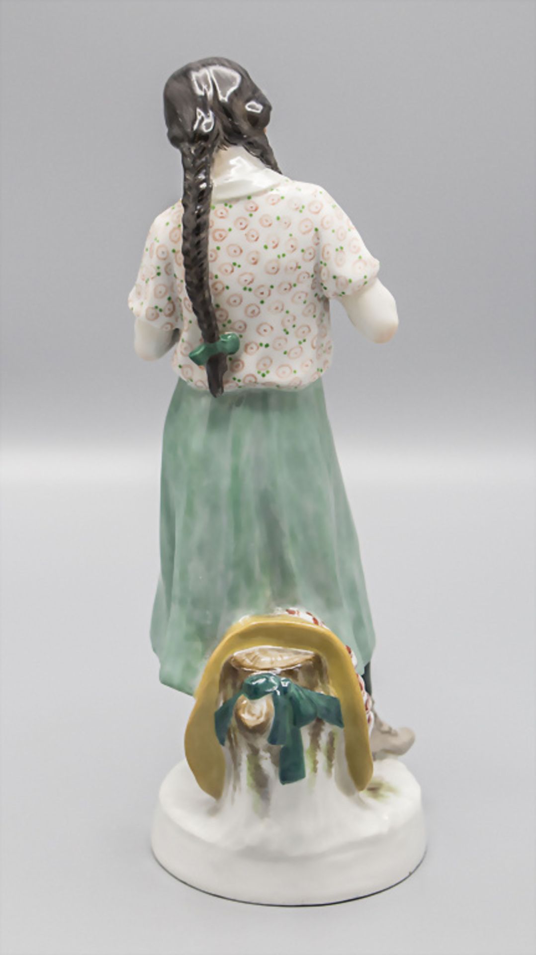 Jugendstil Figur 'Mädchen mit langen Zöpfen' / An Art Nouveau figure of a girl with long ... - Bild 4 aus 7