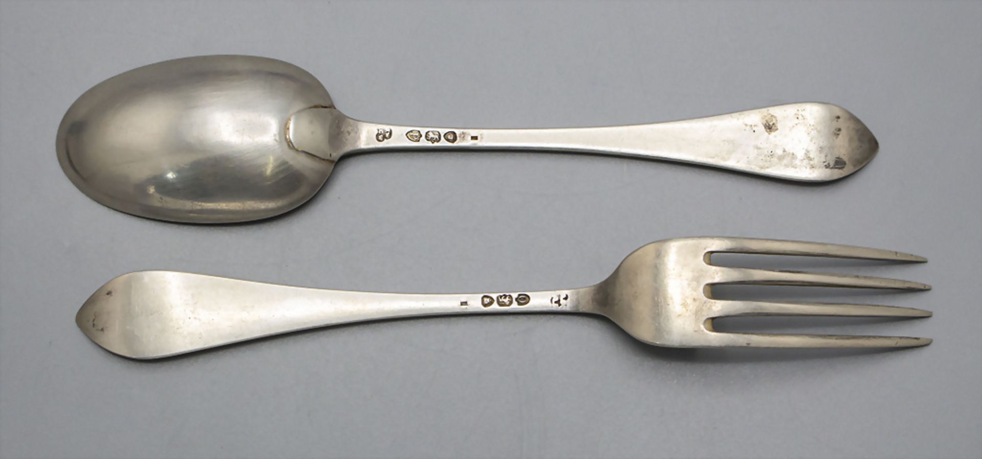 Gabel und Löffel im Etui / A silver fork and spoon with box, James Wakely & Frank Clarke ... - Bild 2 aus 5