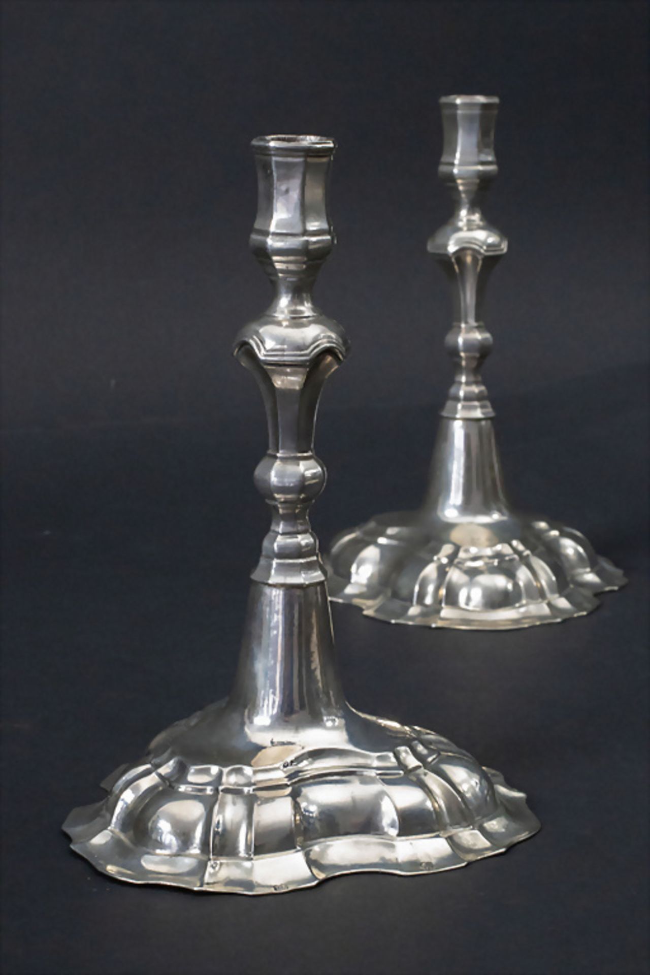 Paar Barock Kerzenleuchter / A pair of Baroque silver candlesticks, Johannes Conrad, ... - Bild 2 aus 6