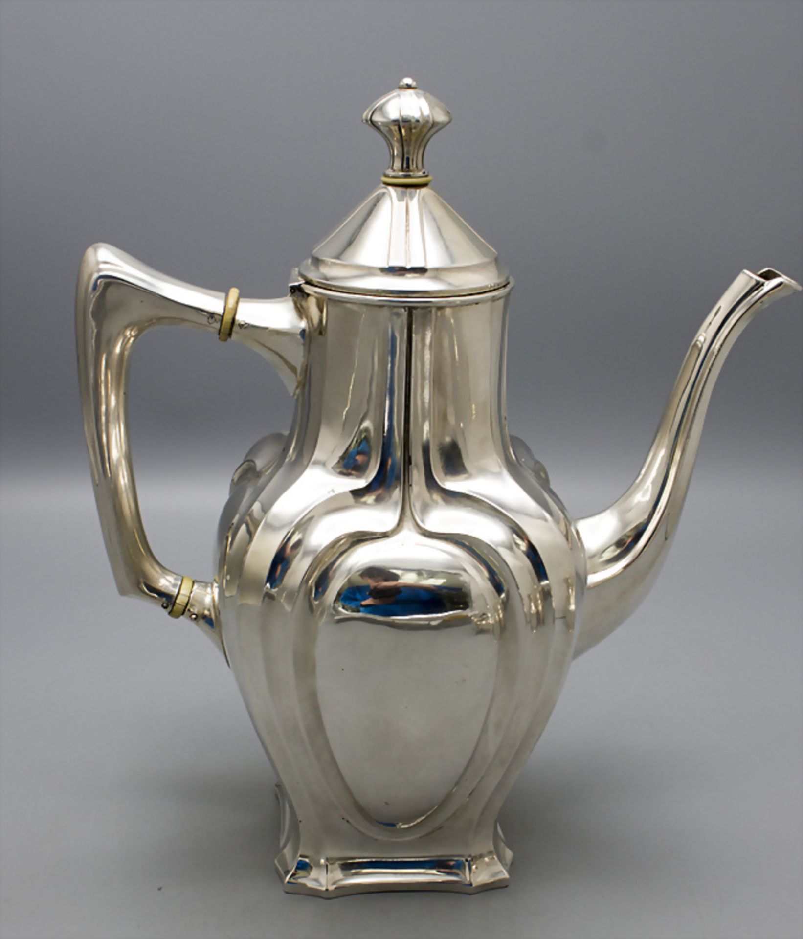 Jugendstil Teeservice / An Art Nouveau silver tea set, Wien, um 1900 - Bild 4 aus 11