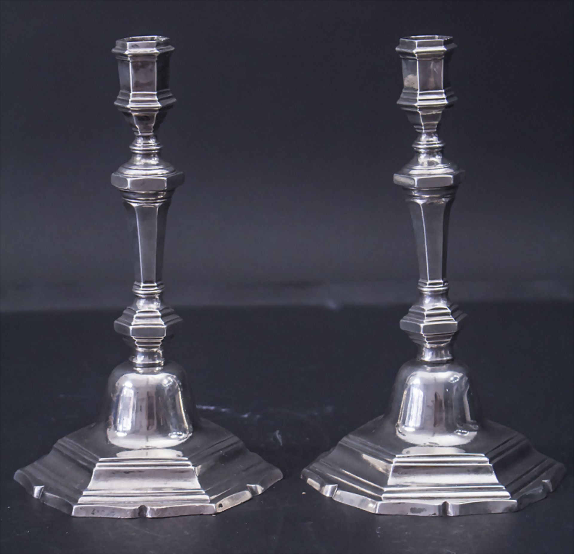 Paar Barock Kerzenleuchter / A pair of Baroque silver candlesticks, Gabrielle Bidard Witwe, ...