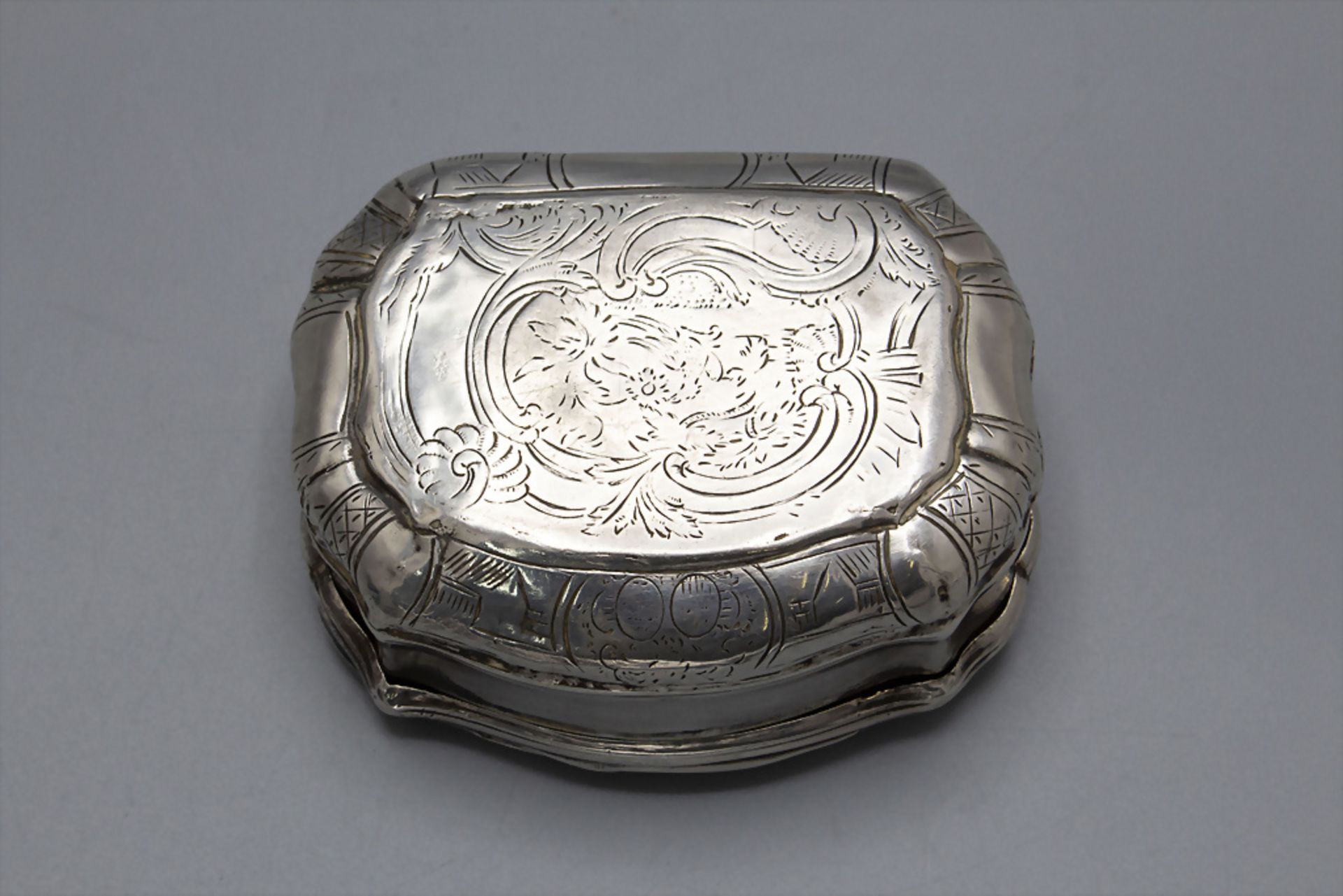 Rokoko Tabatiere / A silver snuffbox / tobacco box, Ath, um 1775 - Bild 6 aus 8