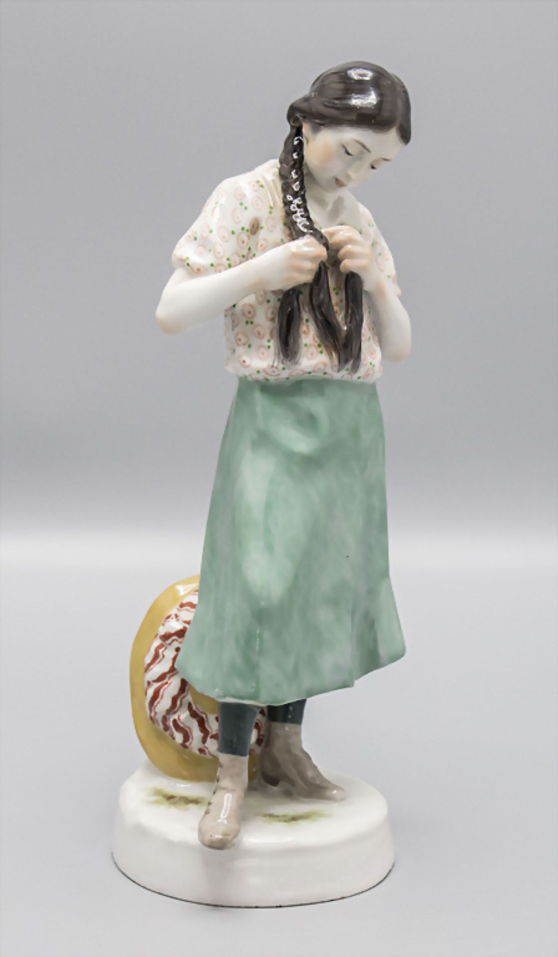 Jugendstil Figur 'Mädchen mit langen Zöpfen' / An Art Nouveau figure of a girl with long ... - Bild 2 aus 7