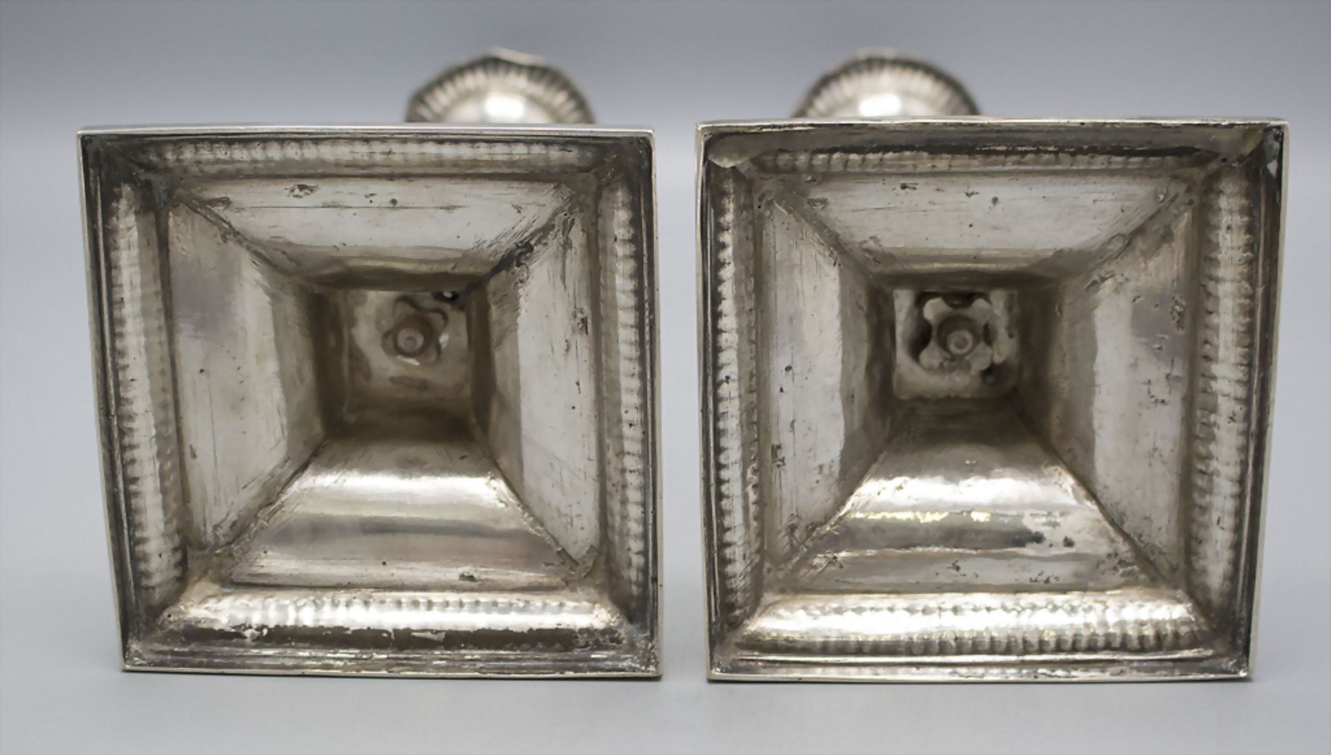 Paar Kerzenleuchter / A pair of silver candlesticks, Toussaint Winand, Liège, 1784 - Bild 2 aus 5