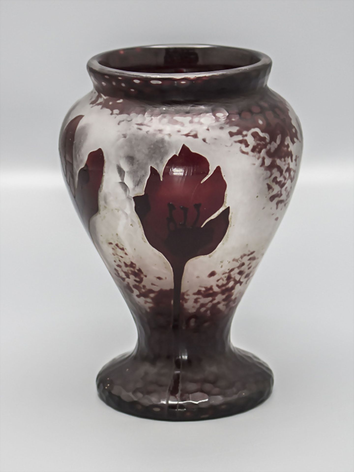 Jugendstil Vase mit Krokus / An Art Nouveau vase with crocus, Daum Frères, Nancy, um 1900