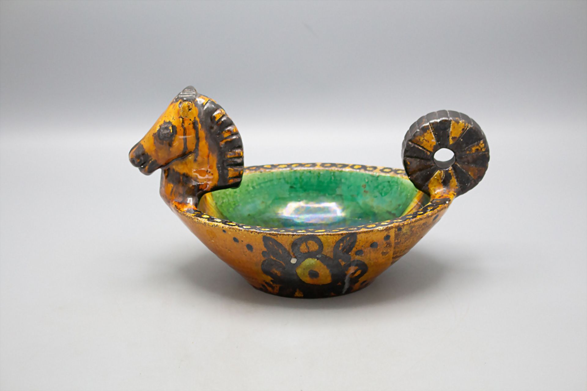 Künstlerkeramik 'Pferdeschale' / An artist ceramic 'horse bowl', wohl deutsch um 1930