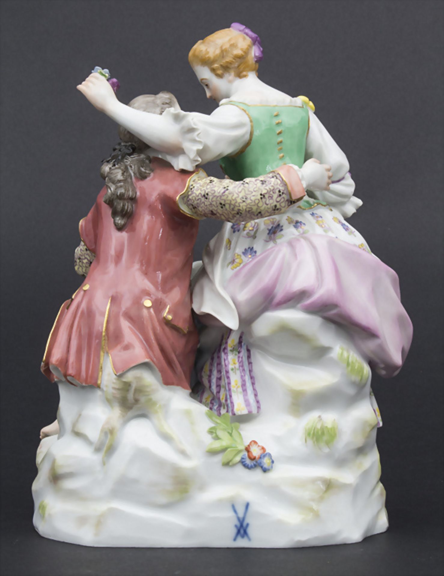 Galantes Schäferpaar / A figural group of a shepherd and a shepherdess, Meissen, Mitte 20. Jh. - Image 3 of 9