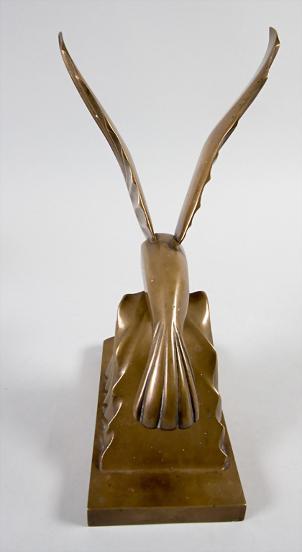 Art Déco Bronzeplastik 'Möwe' / An Art Deco bronze sculpture 'Gull', um 1920 - Image 6 of 7