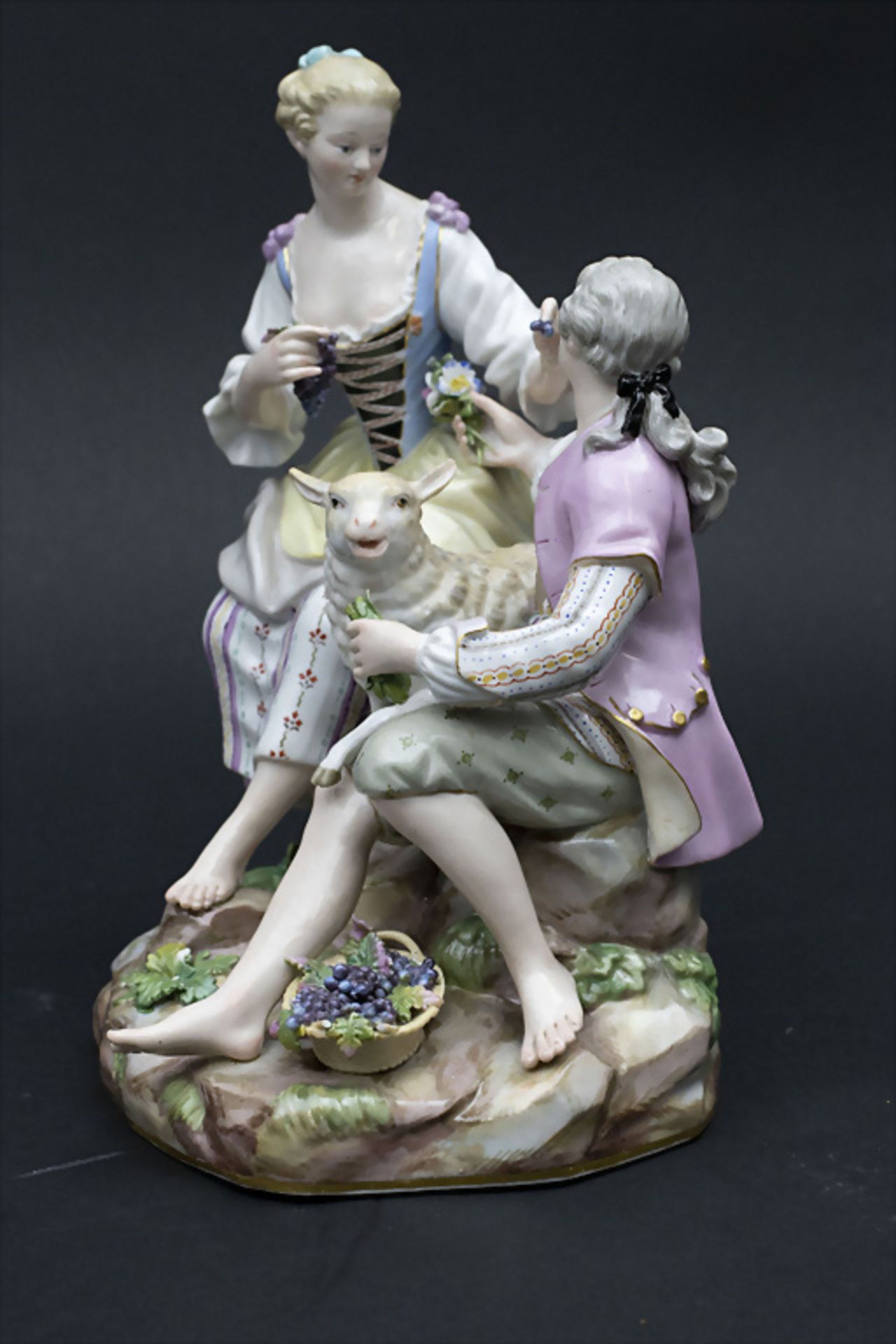 Galante Schäfergruppe / A figural group of a shepherdess feeding the shepherd, Meissen, Mitte ... - Image 3 of 8