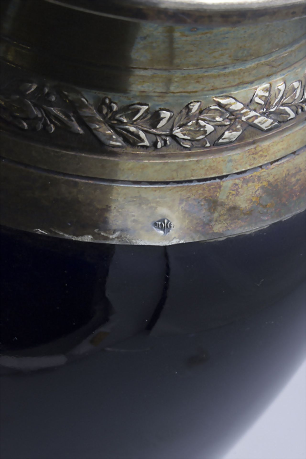 Porzellan Kanne mit Silbermontur / A porcelain pot with silver mount, Henri Lapeyre, Paris, ... - Bild 5 aus 6