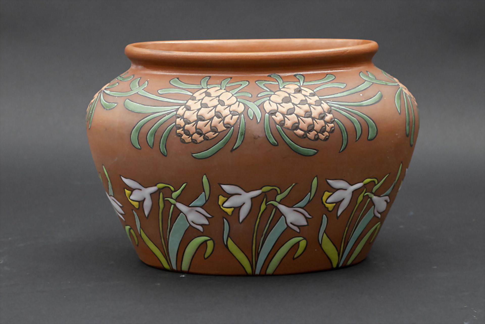 Jugendstil Cachepot mit floralem Dekor / An Art Deco flower pot, Frankreich, um 1900