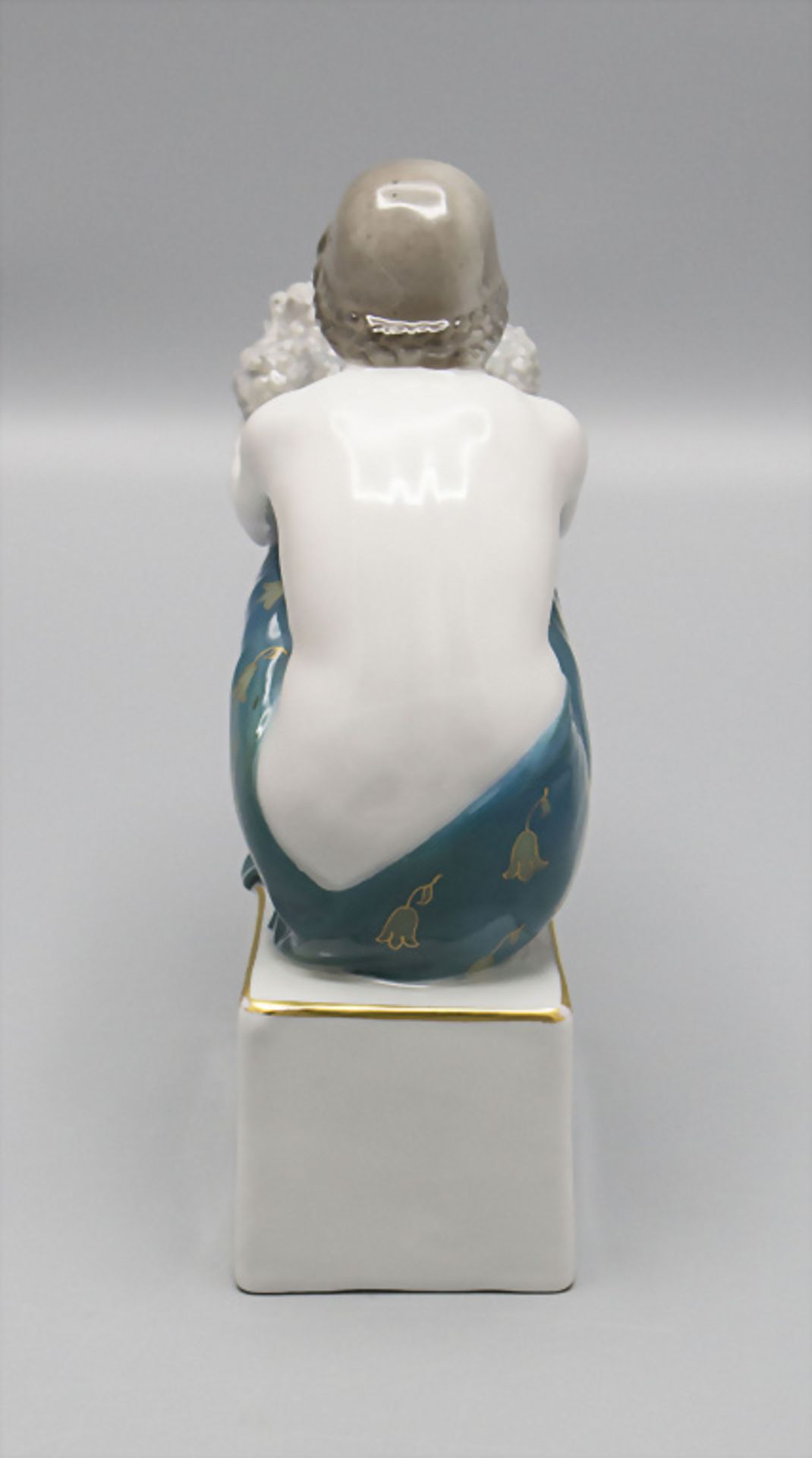 Porzellanfigur 'Die Traubenträgerin' / A porcelain figure 'the grape bearer', Rosenthal, Selb, ... - Bild 4 aus 7
