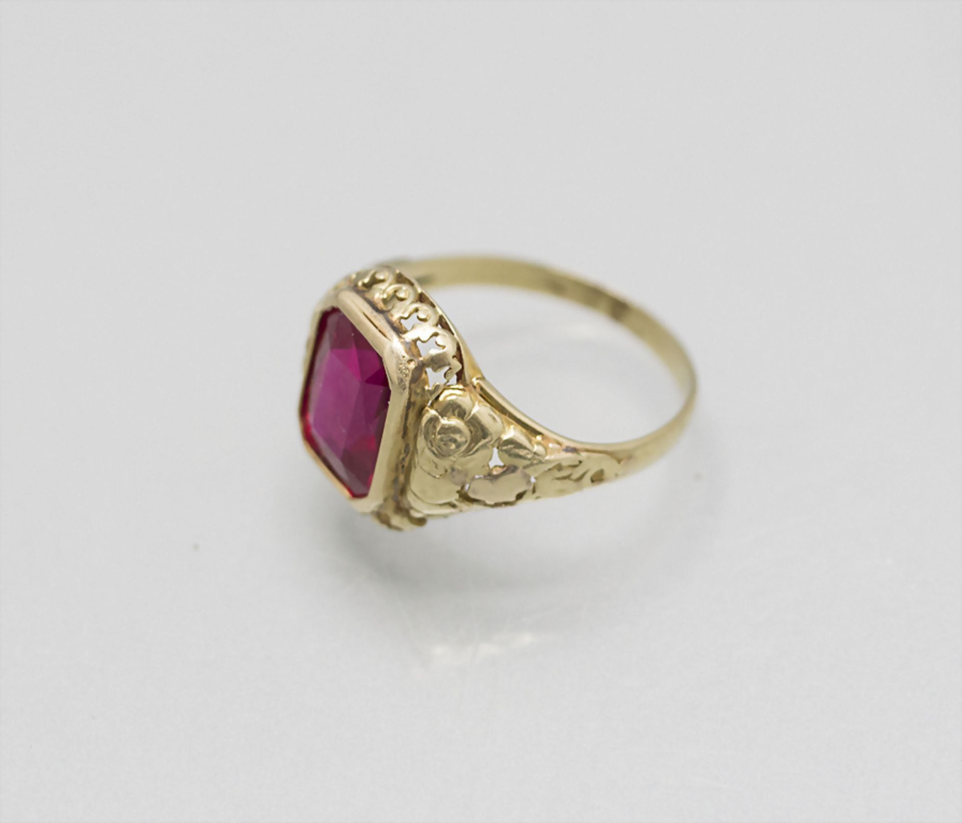 Damenring mit Farbstein / A ladies 14 ct gold ring, deutsch, um 1900 - Image 2 of 3