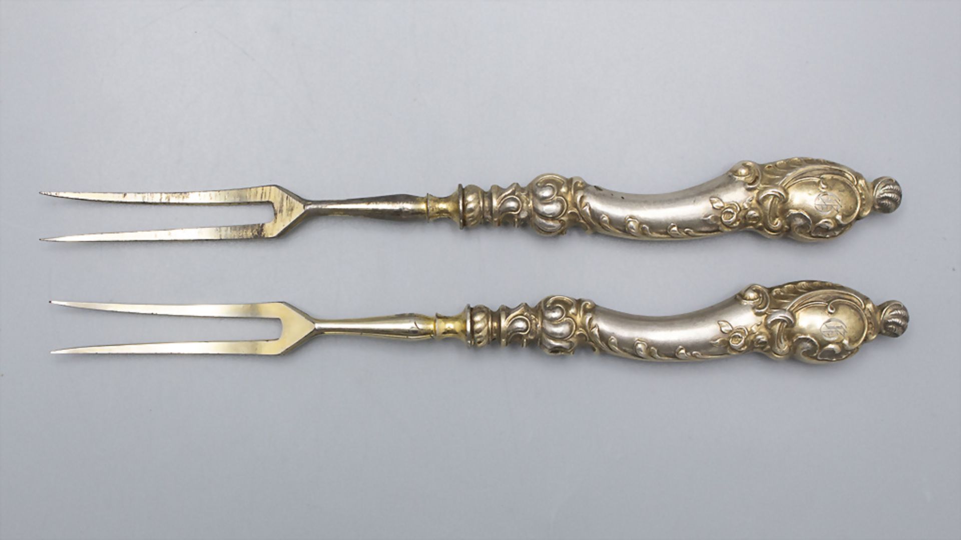 Paar Aufschnittgabeln / A pair of cold meat forks, Emil Hermann, Waldstetten, um 1880 - Image 5 of 5