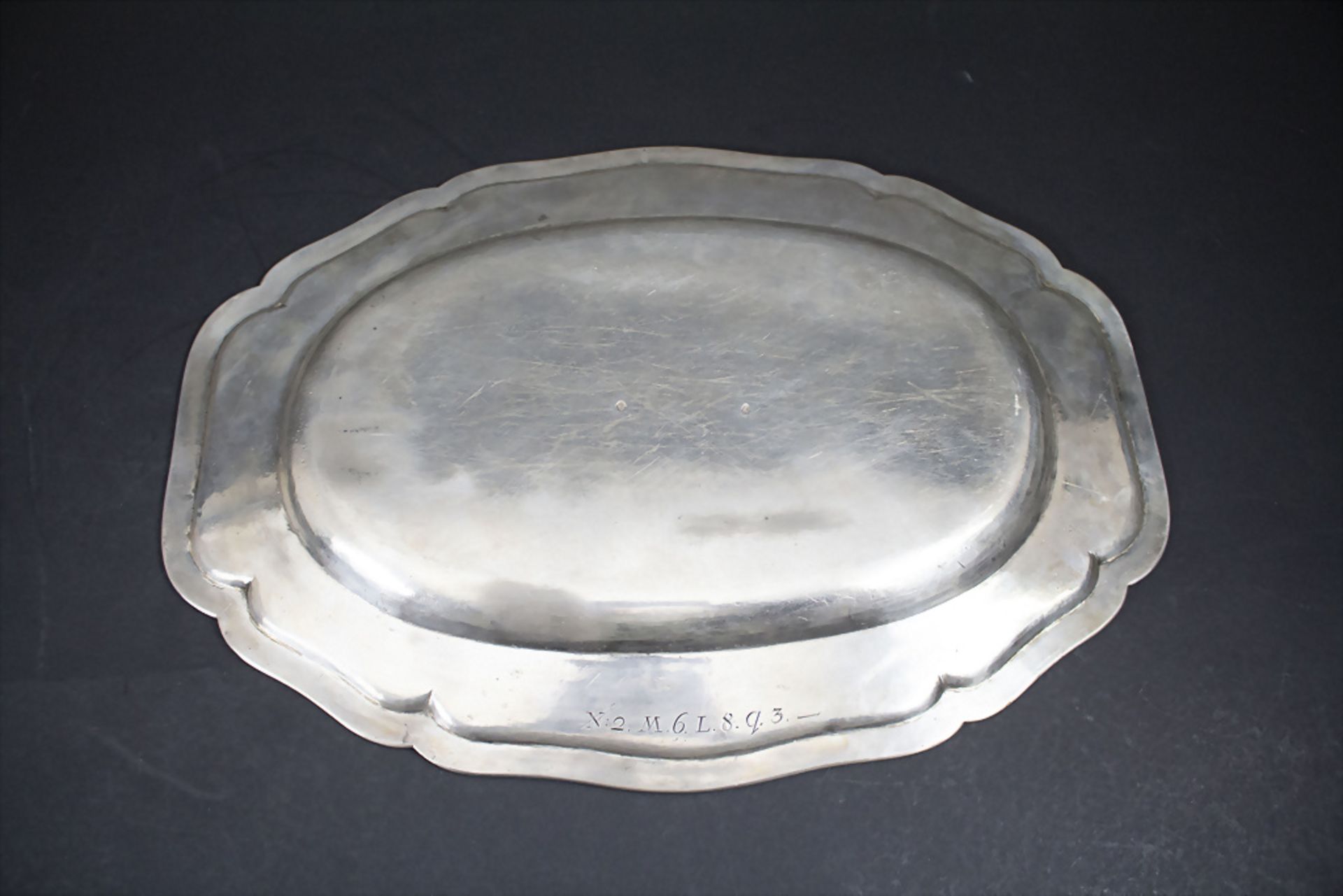 Ovale Barock Platte / A Baroque silver tray, Wien, 1747 - Bild 2 aus 7