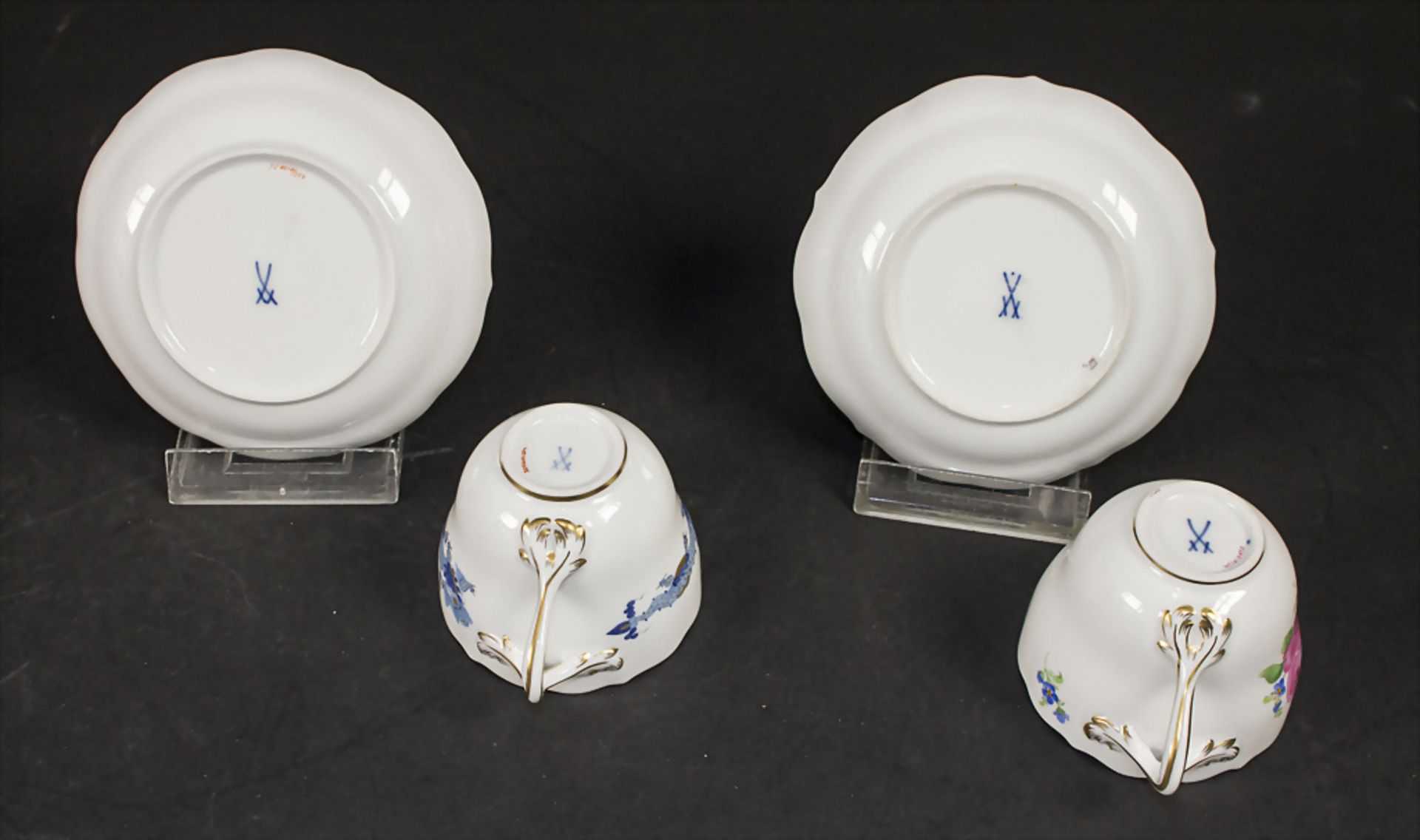 Konvolut aus 8 Tassen mit Untertassen / A set of 8 porcelain cups and saucers, Meissen, 20. Jh. - Image 3 of 7