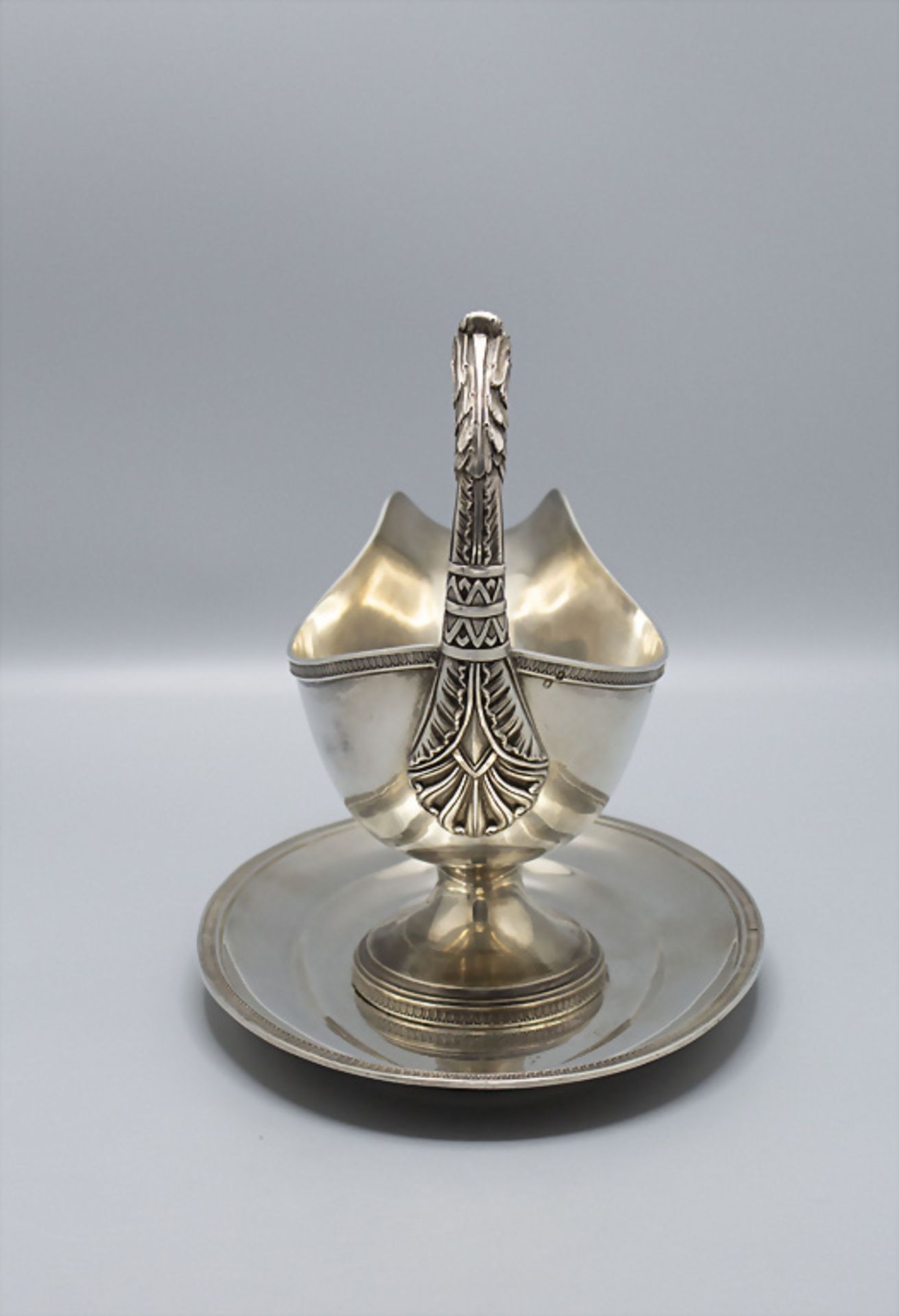 Sauciere mit Adlerkopf / A silver gavy boat with an eagle head shaped handle, Louis Coignet, ... - Bild 5 aus 7