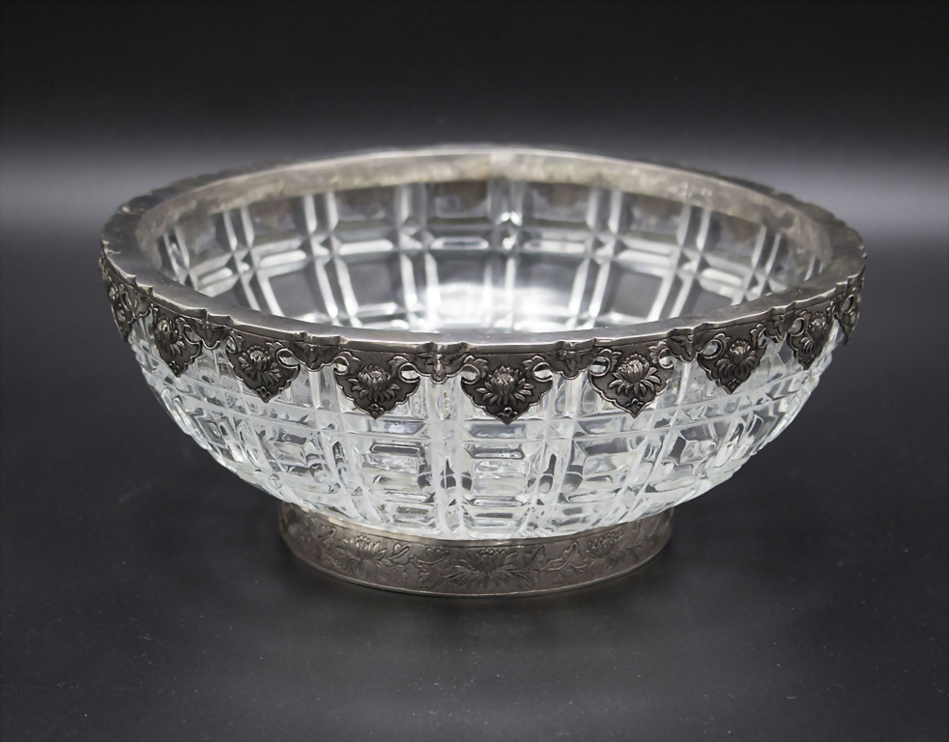 Glasschale mit Silbermontur / A cut glass bowl with silver mount, Orient oder Asien, Anfang 20. Jh.