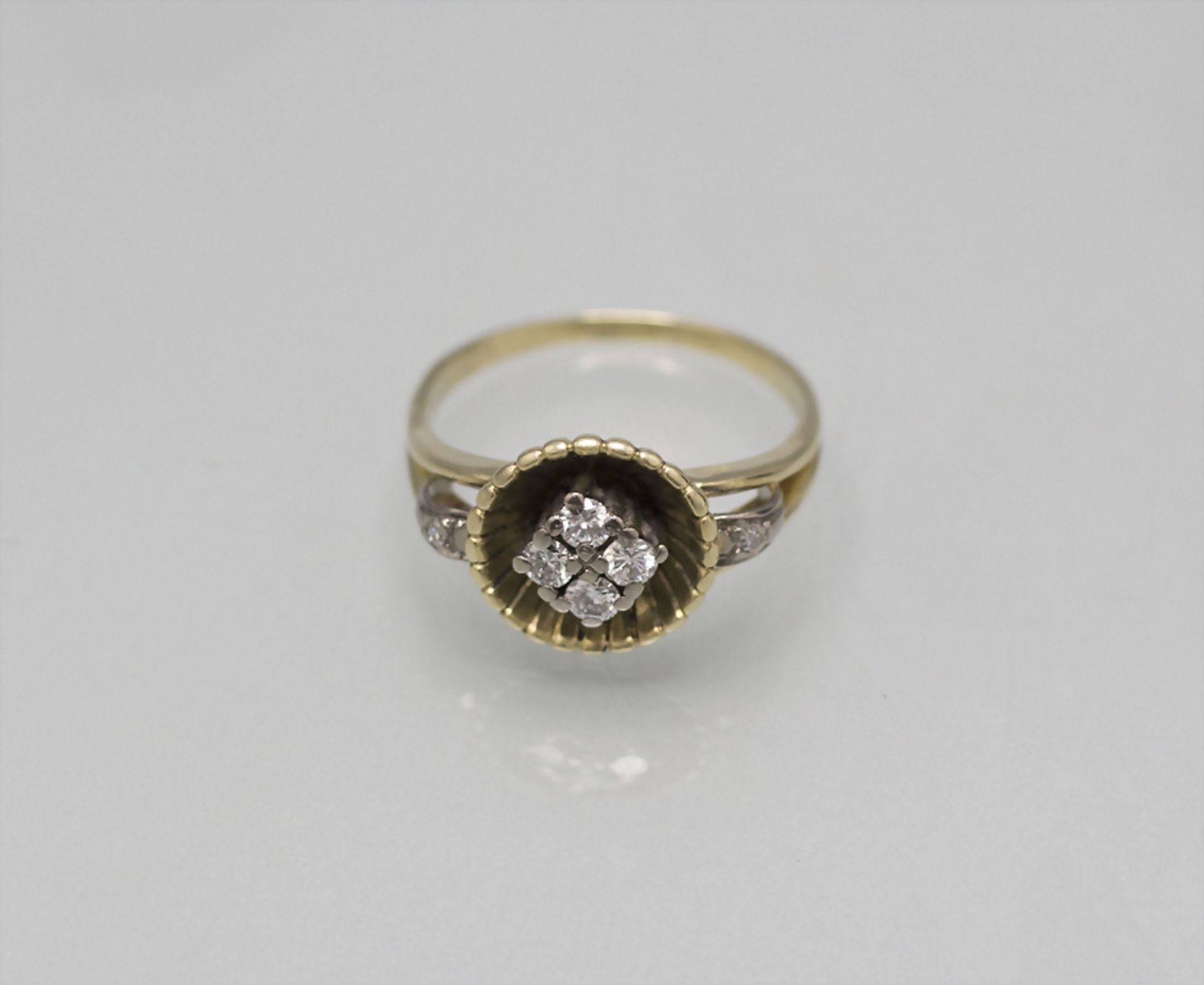 Damenring mit Diamanten / A ladies 14 ct gold ring with diamonds