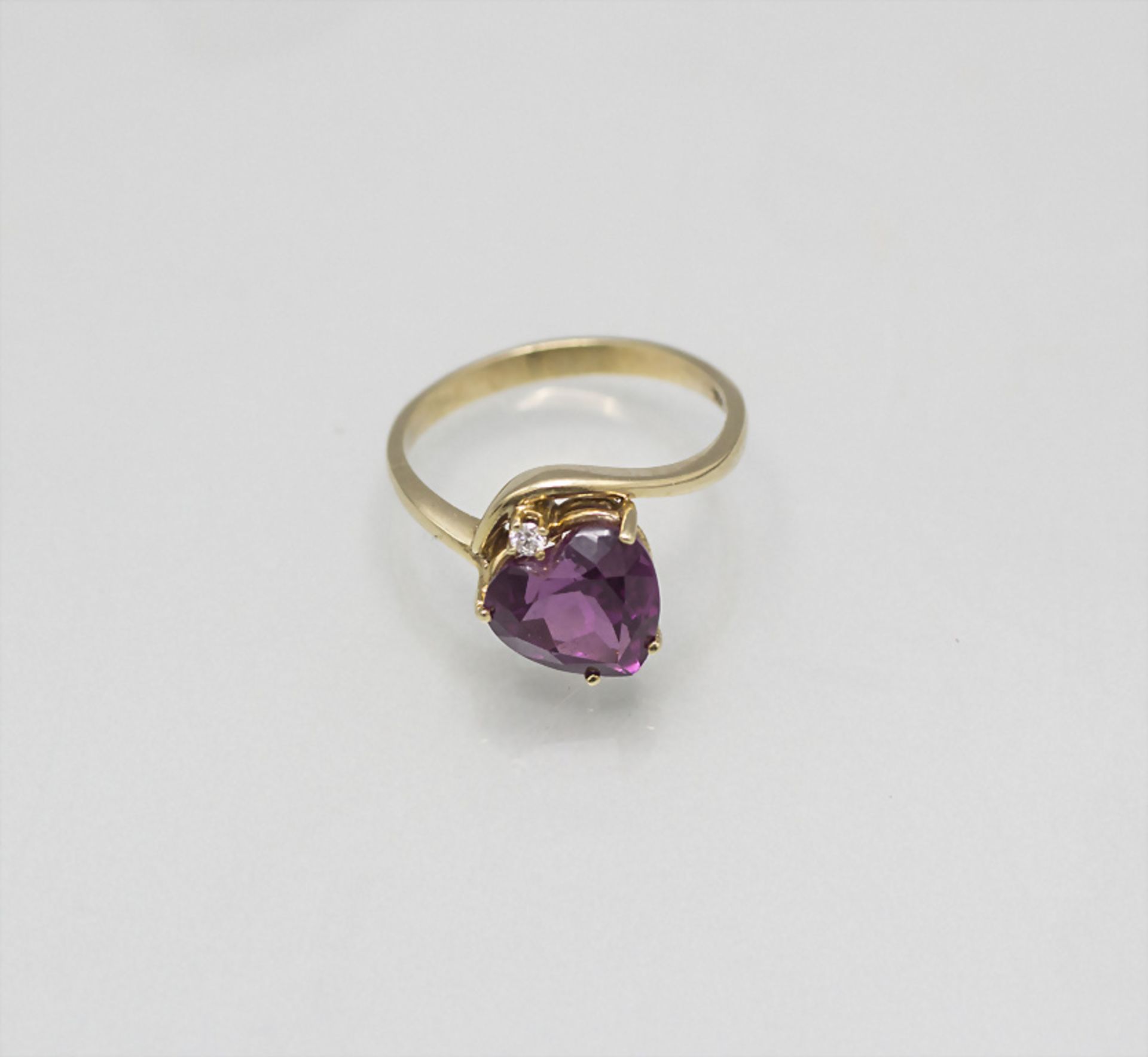 Damenring mit Amethyst / A 14 ct ladies gold ring with an amethyst - Bild 2 aus 3