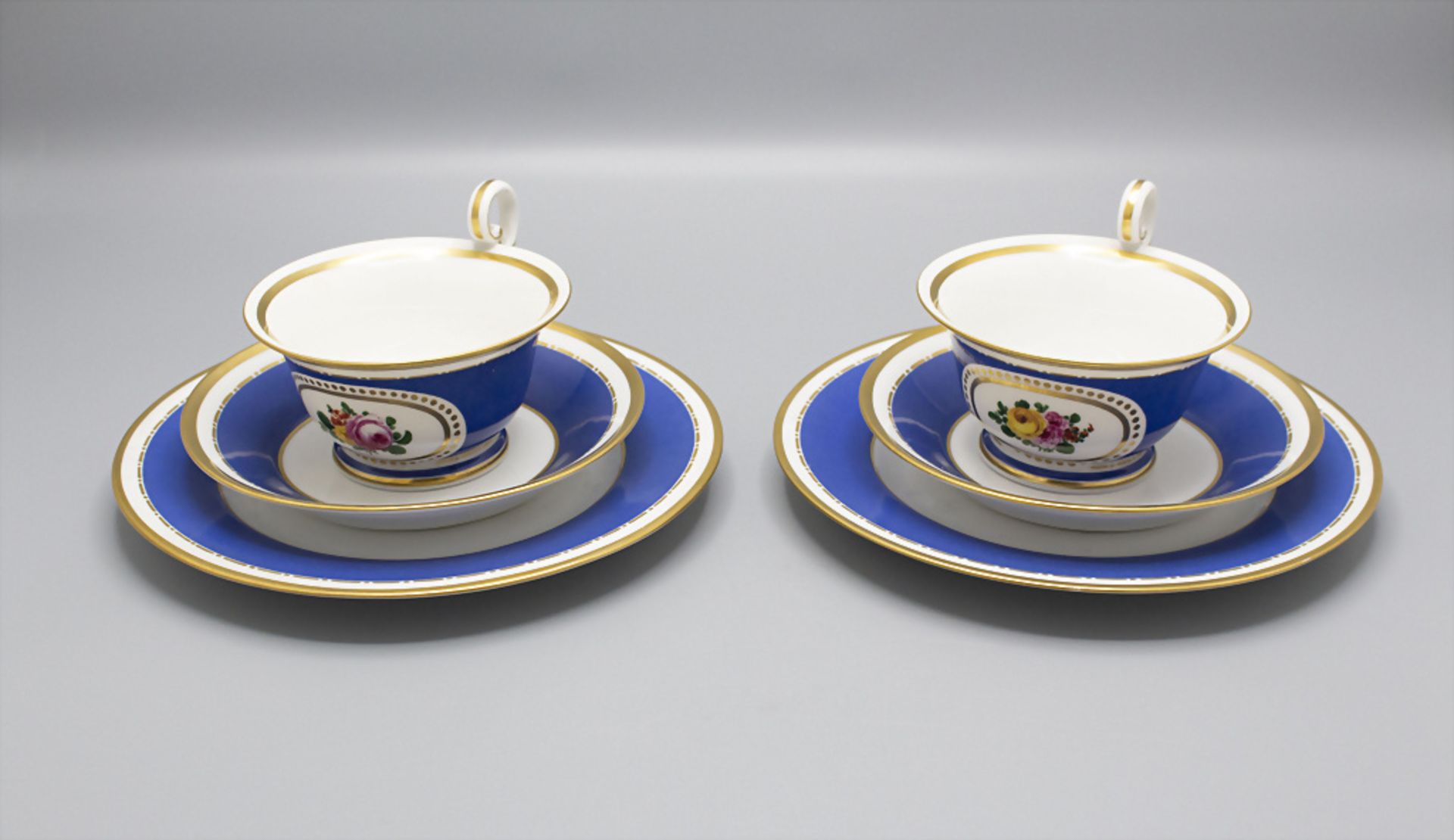 2 Gedecke mit Blumenmalerei / 2 coffee covers with flowers, Nymphenburg, um 1930