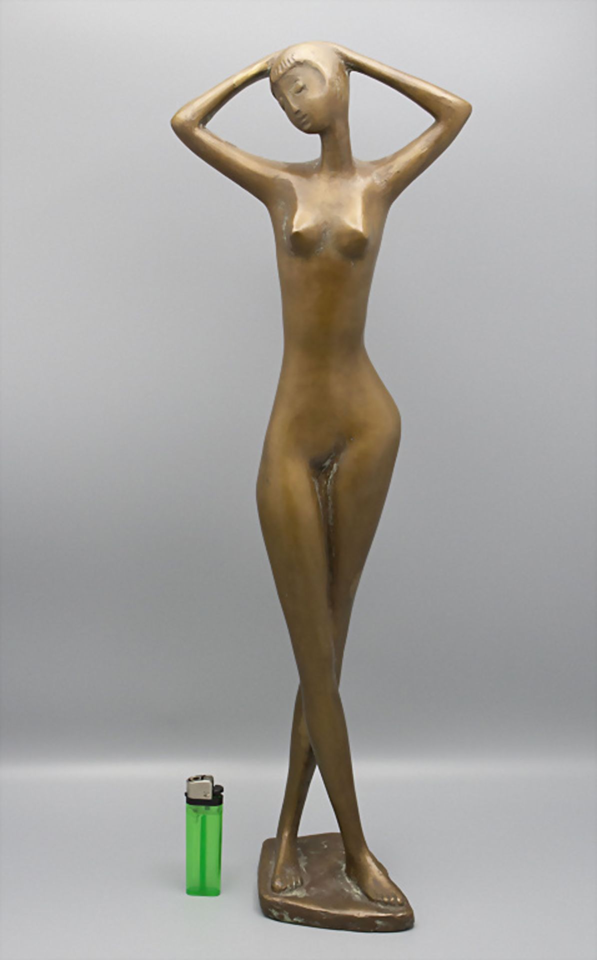 Bronzeplastik 'Weiblicher Akt' / A bronze figure of a 'female nude'