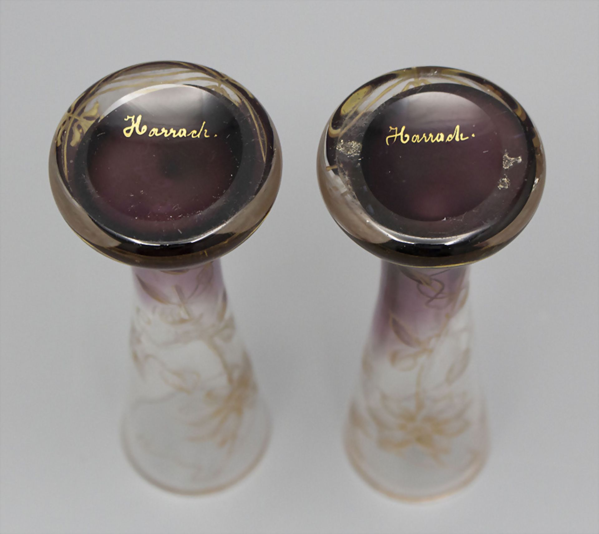 Paar Miniatur Jugendstil Vasen mit Anemone / 2 miniature glass vases with anemone, Harrach, um 1900 - Bild 3 aus 3