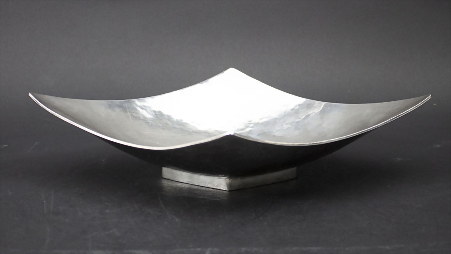 Art Déco Schale / An Art Deco Sterling silver bowl Lale, um 1950