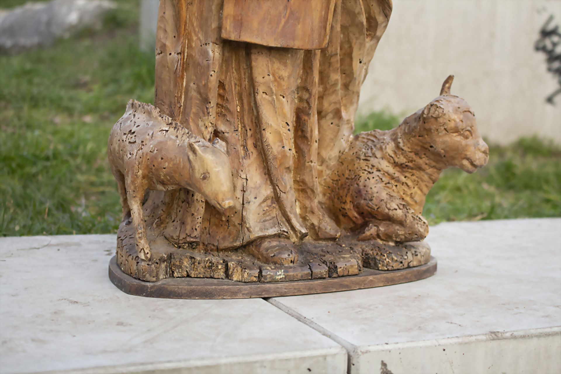 Figurengruppe 'Heiliger Antonius mit Schwein und Kuh' / A figural group 'St. Anthony with pig ... - Bild 3 aus 7