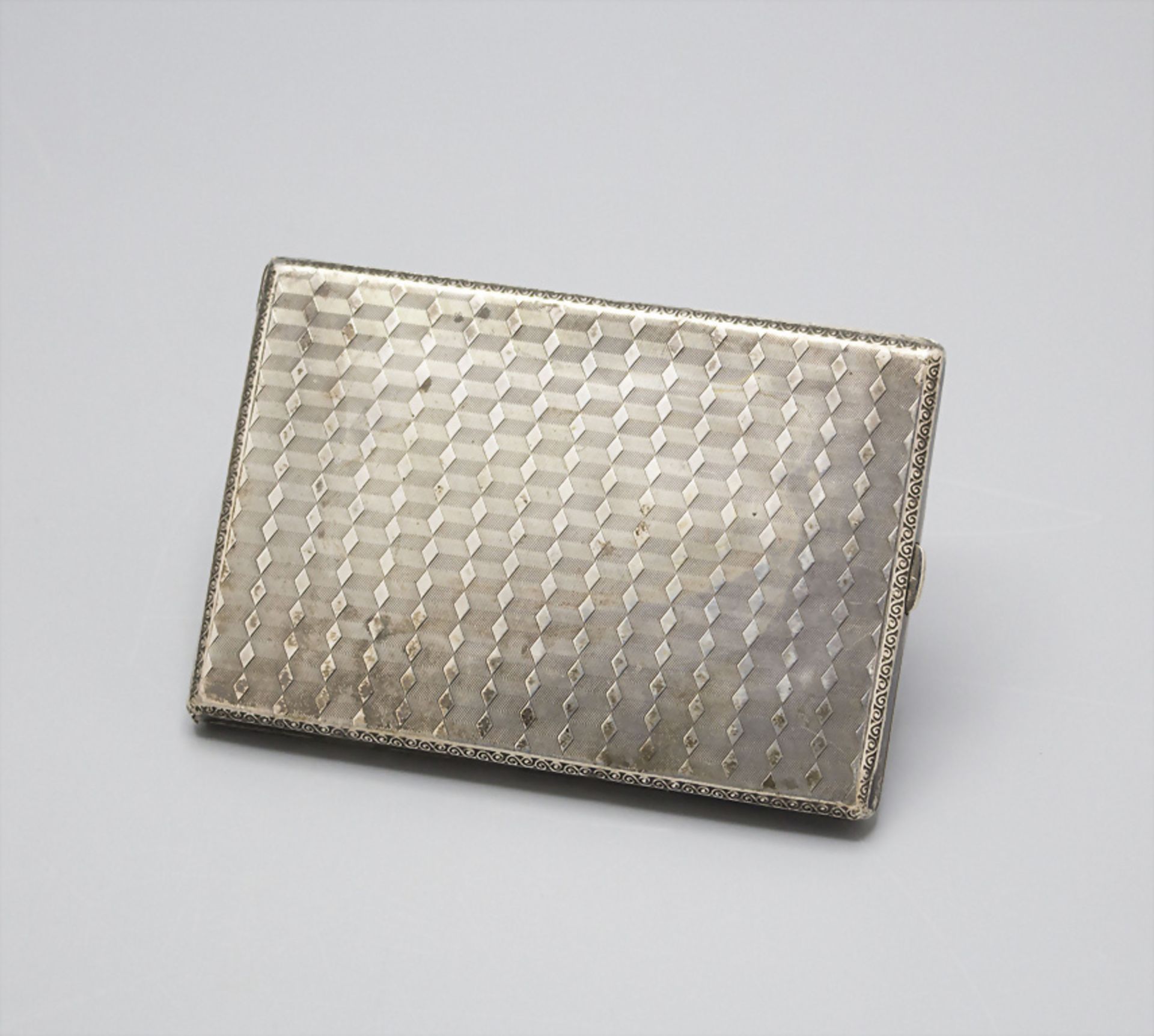 Art Déco Zigarettenetui / An Art Déco silver cigarette case, um 1930