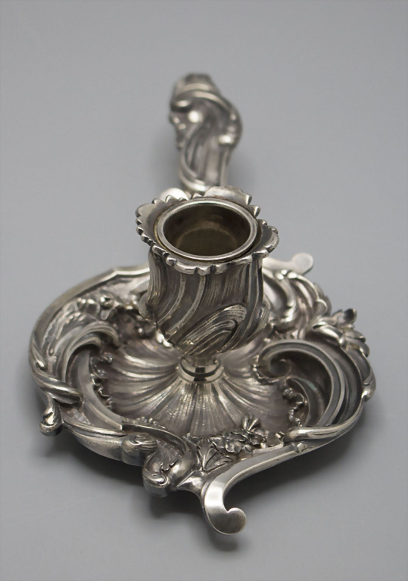 Handleuchter / A portable silver candlestick / Bougeoir à main, Aucoc, Paris, um 1870 - Bild 2 aus 4