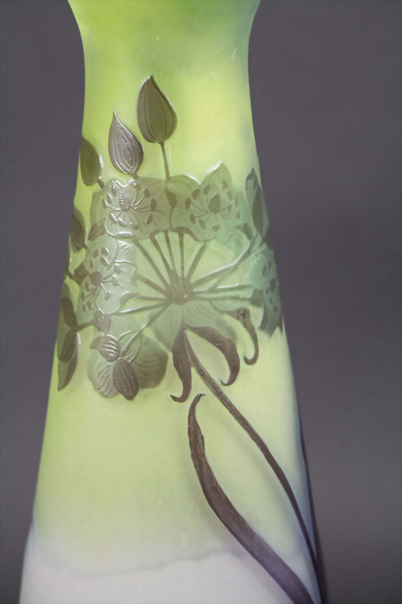 Große Jugendstil Vase mit Seerosen / A large cameo glass vase with water lilies, Emile Gallé, ... - Bild 3 aus 7