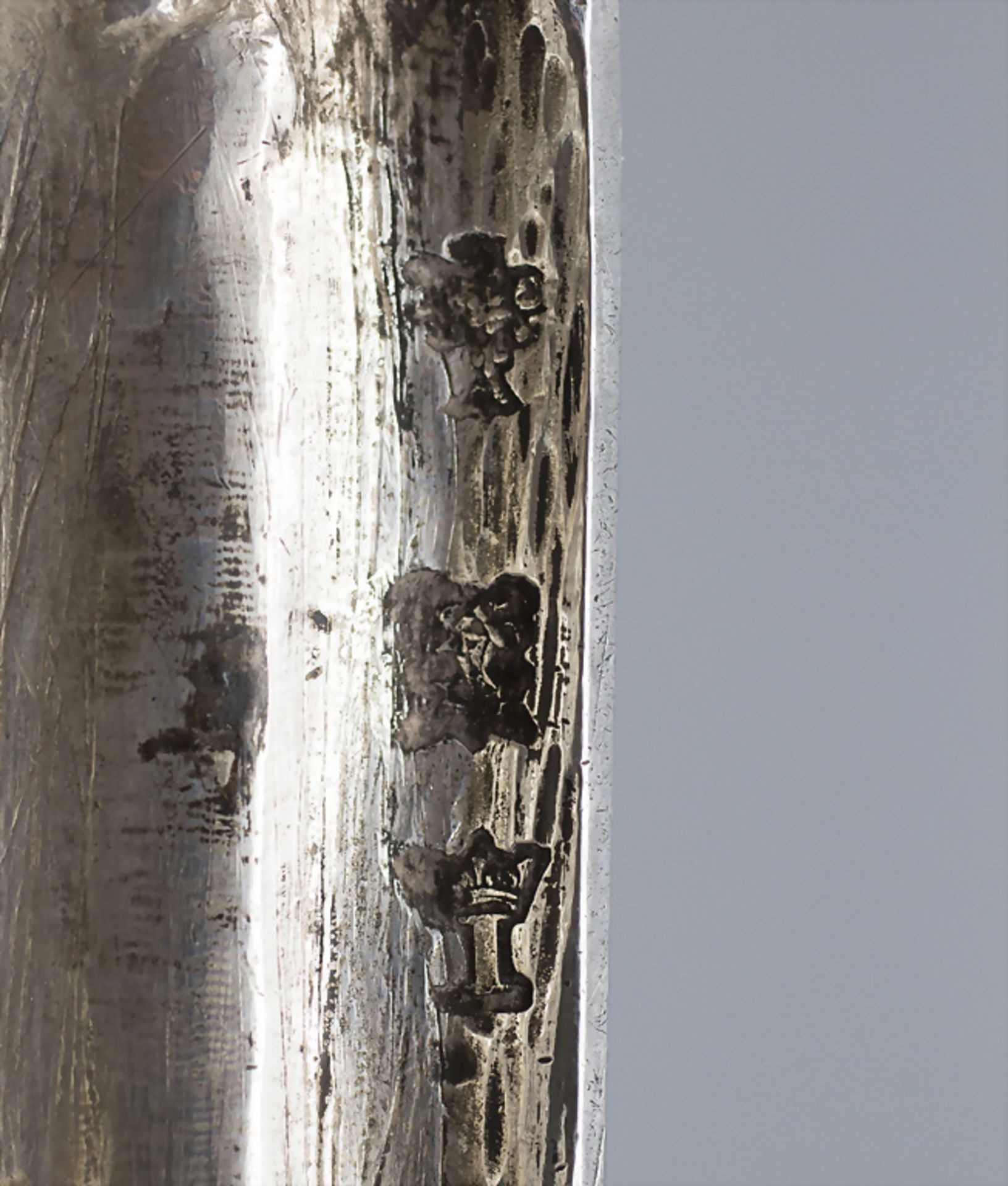 Paar Louis XV. Kerzenleuchter / A pair of Louis XV. silver candlesticks / Paire de Louis XV. ... - Image 9 of 10