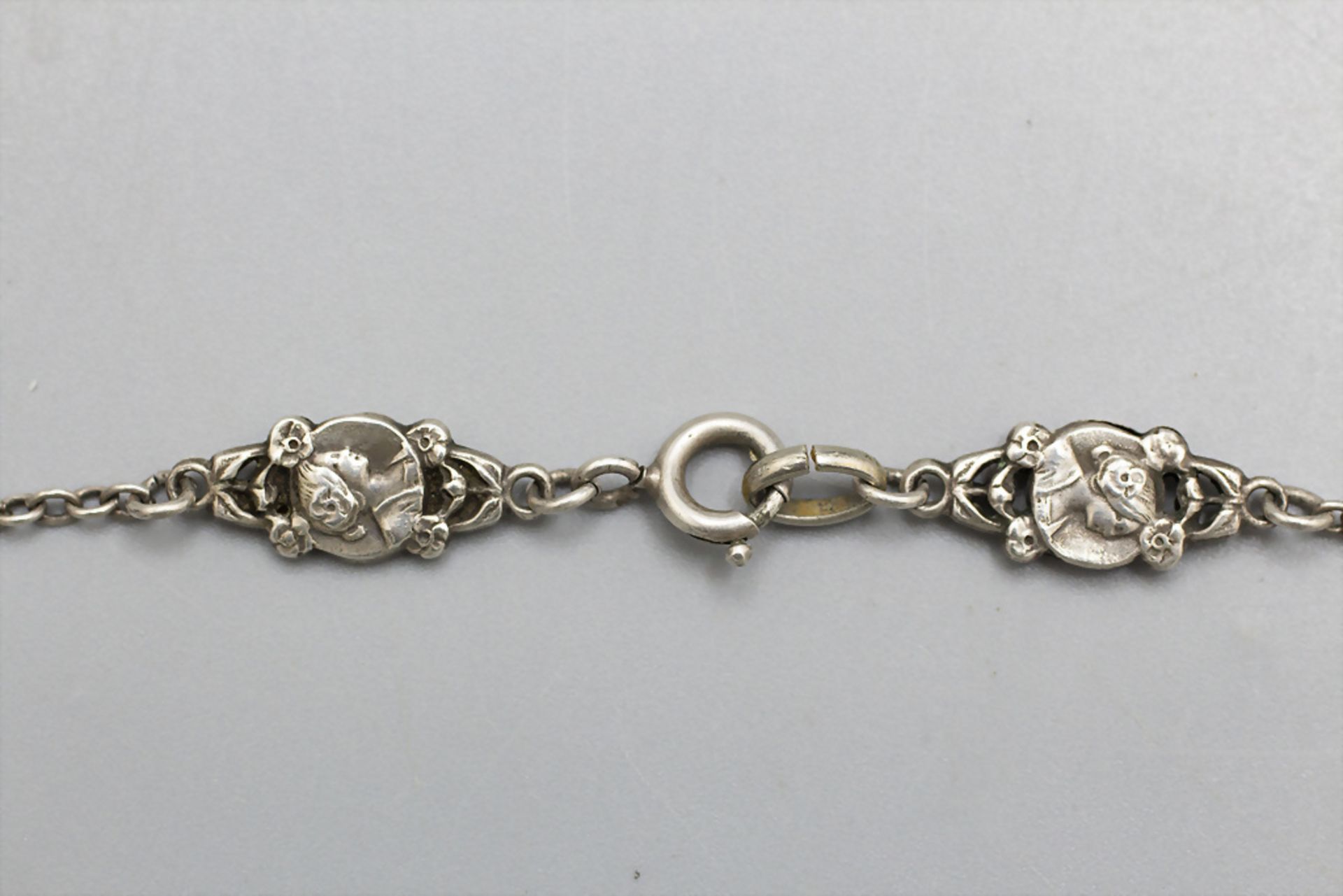Jugendstil Silberkette mit 4 Medaillons / An Art Nouveau silver necklace with 4 medallions, ... - Bild 4 aus 4