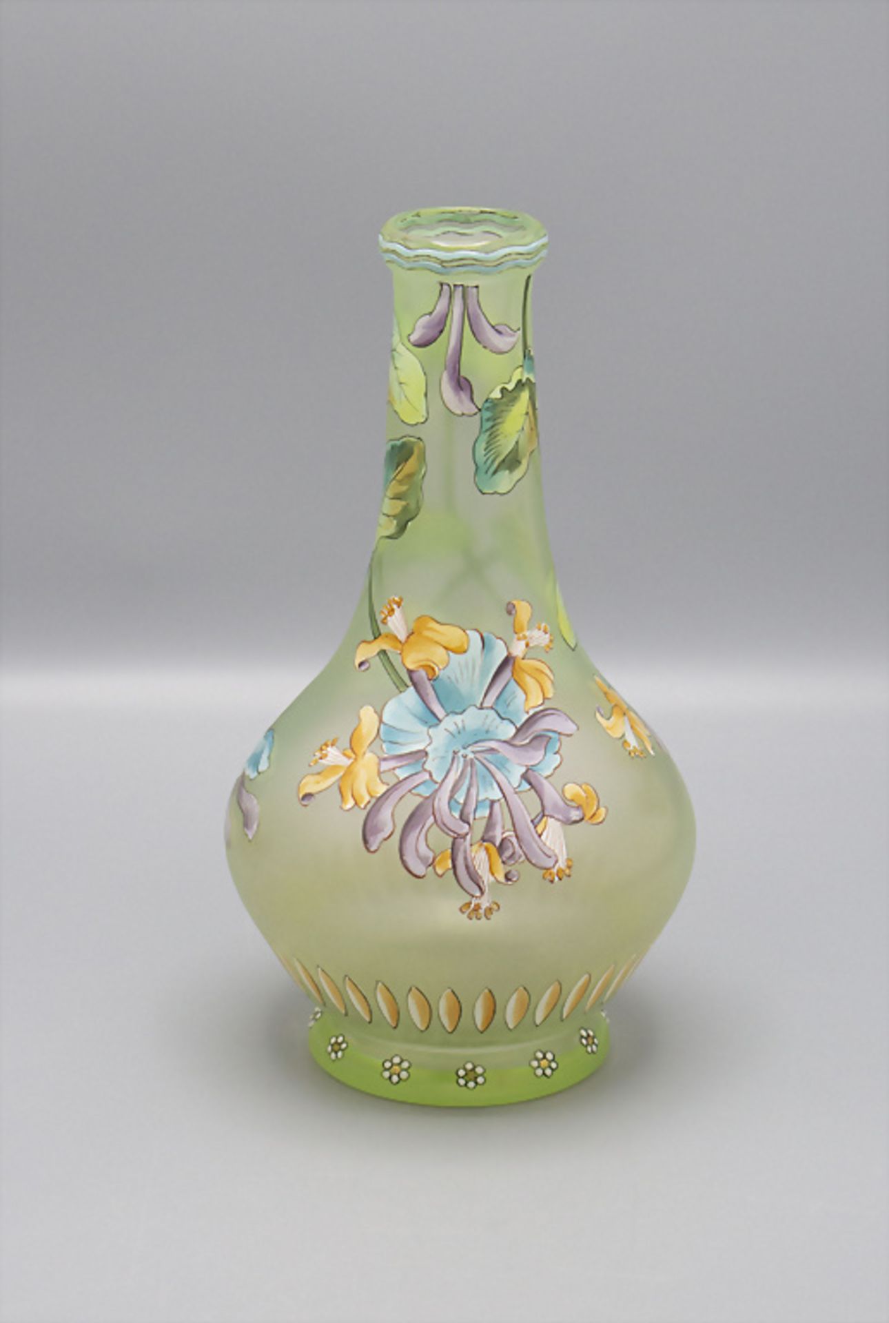 Uranglas Vase / An uranium glass vase, Max Rade für Fritz Heckert, Petersdorf, um 1900