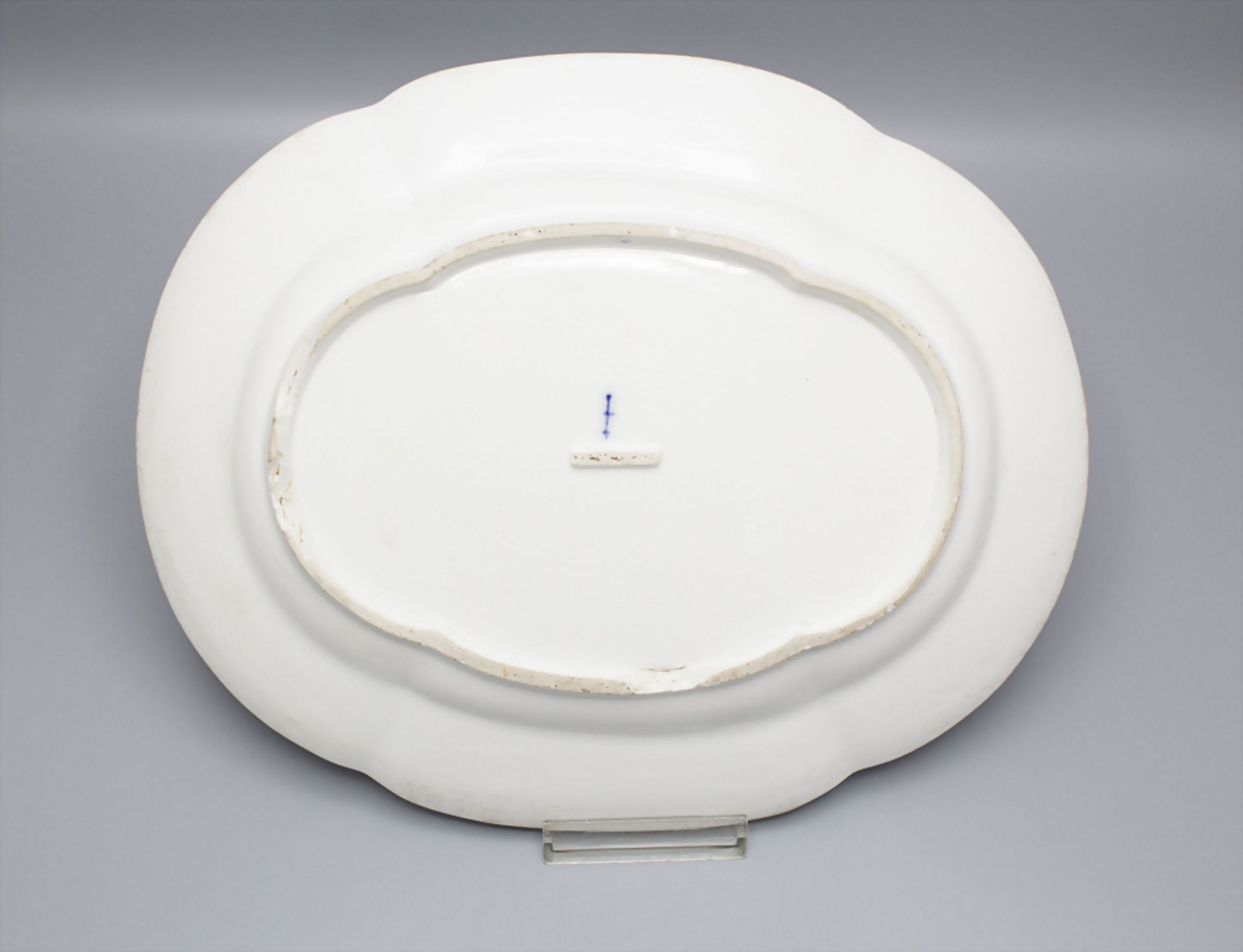 Ovale Platte 'Zwiebelmuster' / An oval platter with Onion pattern, KPM, Berlin, um 1800 - Image 3 of 3