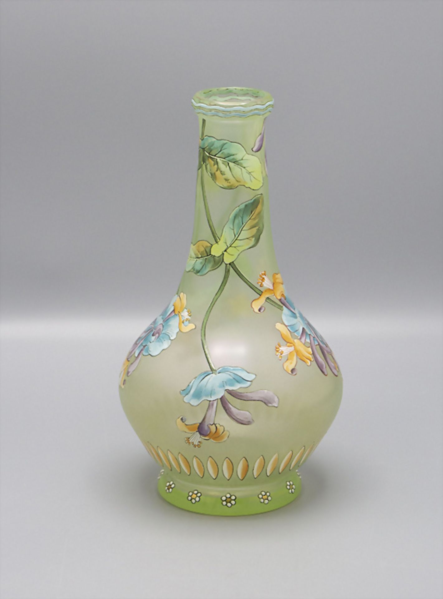 Uranglas Vase / An uranium glass vase, Max Rade für Fritz Heckert, Petersdorf, um 1900 - Bild 3 aus 4