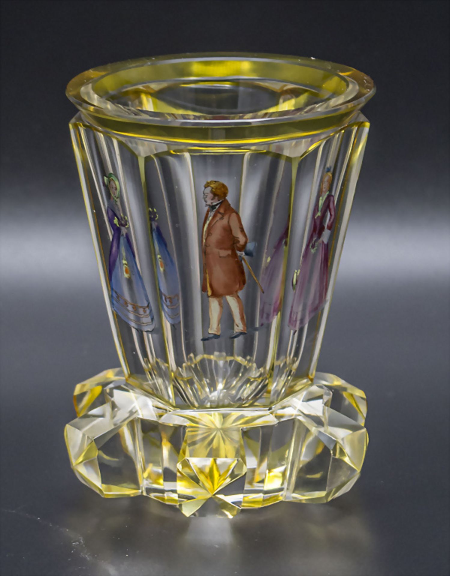 Ranftbecher mit Tranlucidemailmalerei / A glass beaker with translucent enameled painting, ...