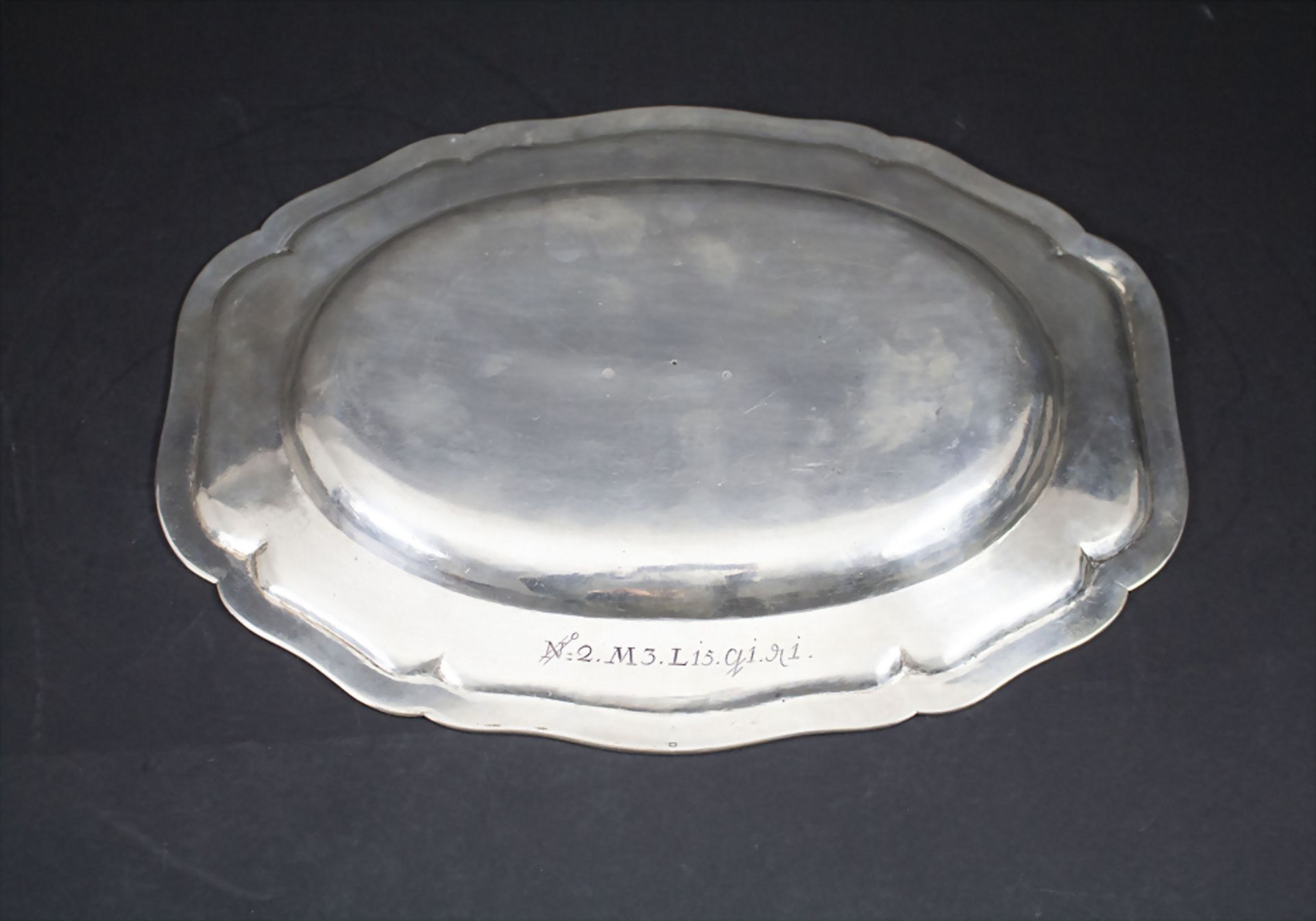 Ovale Barock Platte / A Baroque silver tray, Wien, 1747 - Image 2 of 5