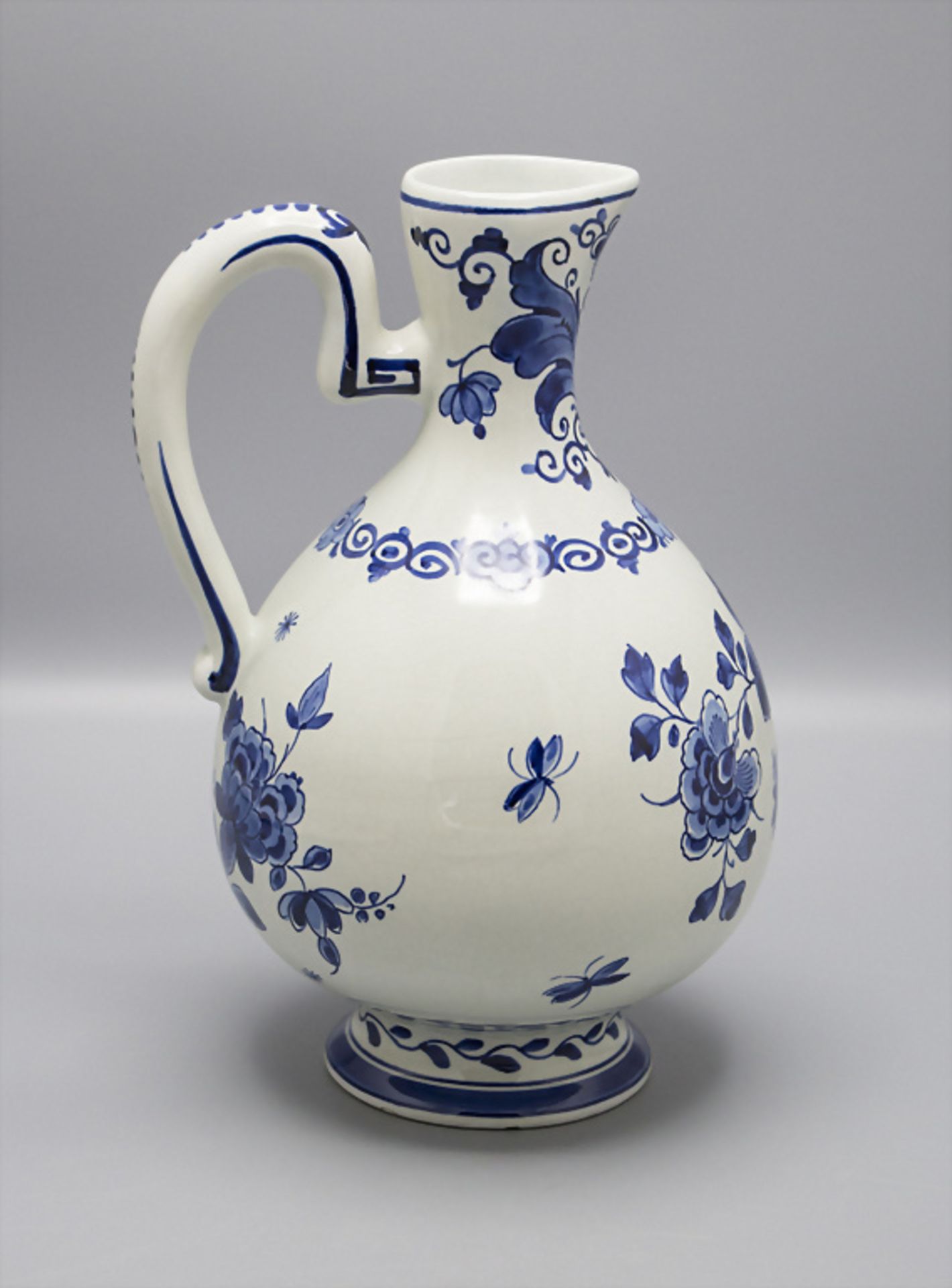 Schenkkrug / A ceramic jug, De Porceleyne Fles, Delft, 20. Jh. - Bild 3 aus 5