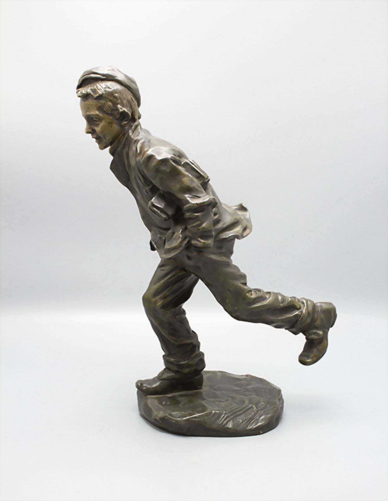 Bronzeplastik 'Laufender Knabe' / A bronze sculpture 'Running boy', Frankreich, um 1920 - Image 2 of 8