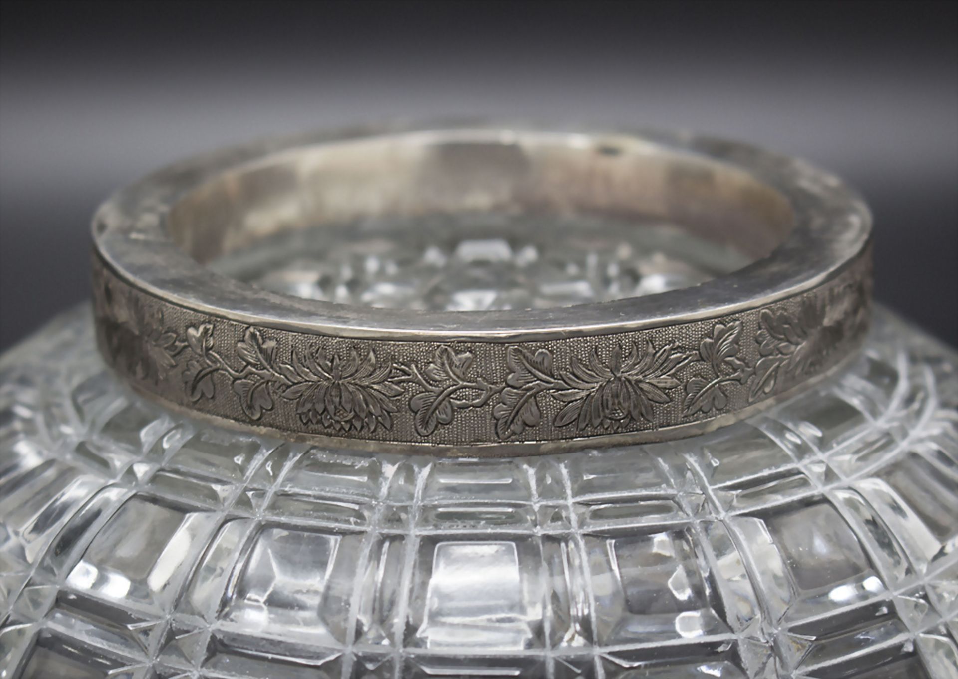 Glasschale mit Silbermontur / A cut glass bowl with silver mount, Orient oder Asien, Anfang 20. Jh. - Image 4 of 4