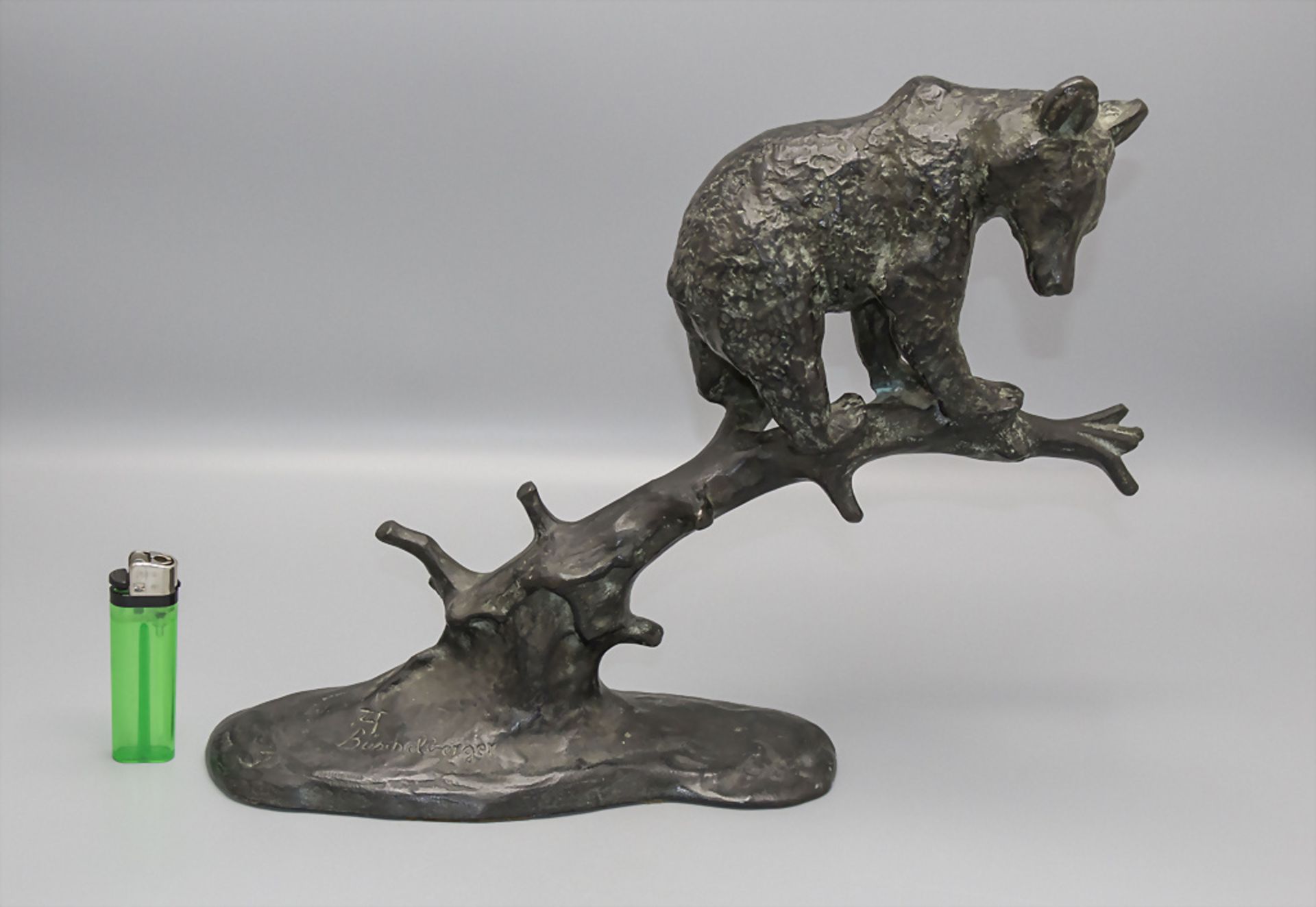 Anton BÜSCHELBERGER (1869-1934), 'Braunbär auf Baum' / 'Brown bear on tree', Giesserei Kraas, ...