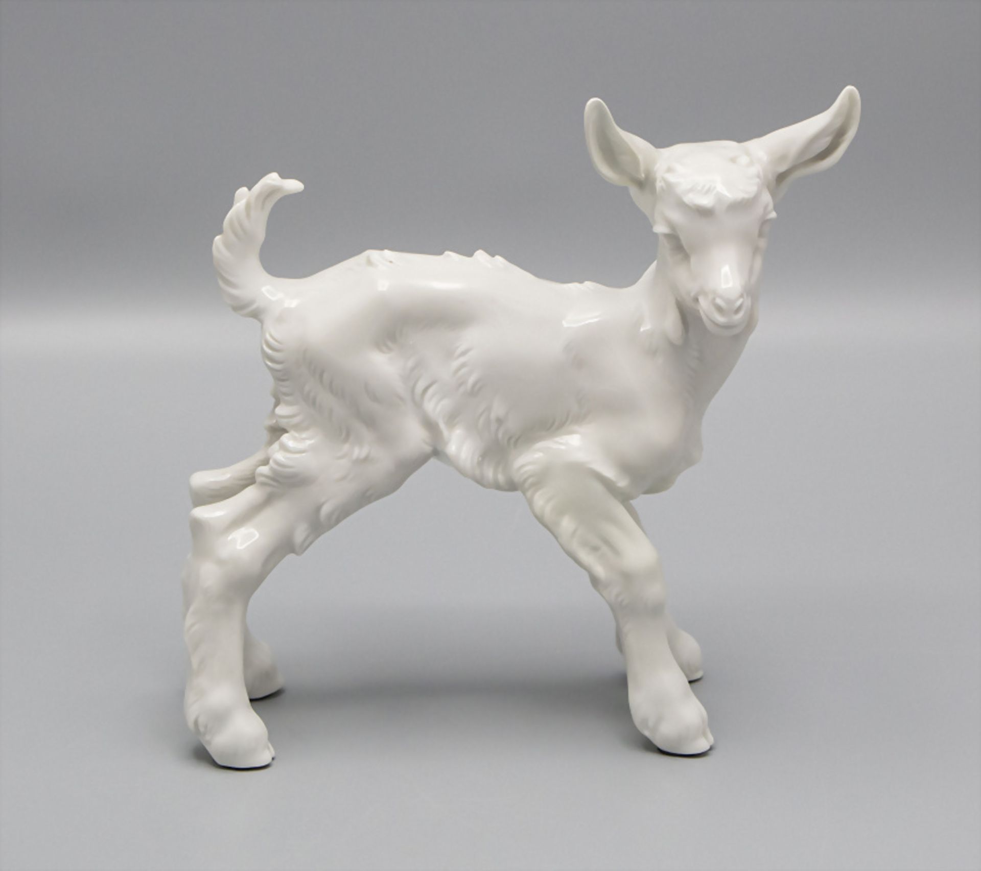 Porzellan Ziege / A porcelain goat, Allach, um 1936