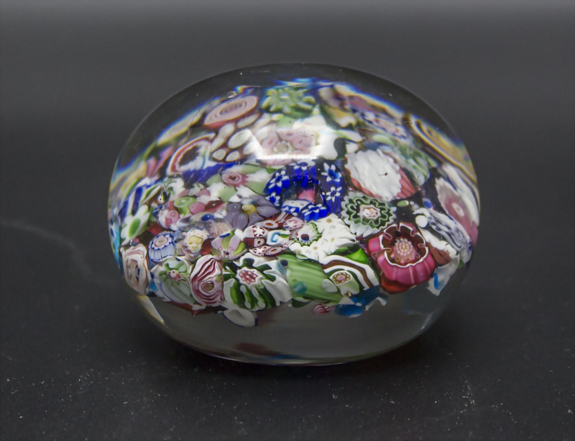 Briefbeschwerer / An end-of-day scrambled Millefiori paperweight, Clichy, 19. Jh. - Image 2 of 4