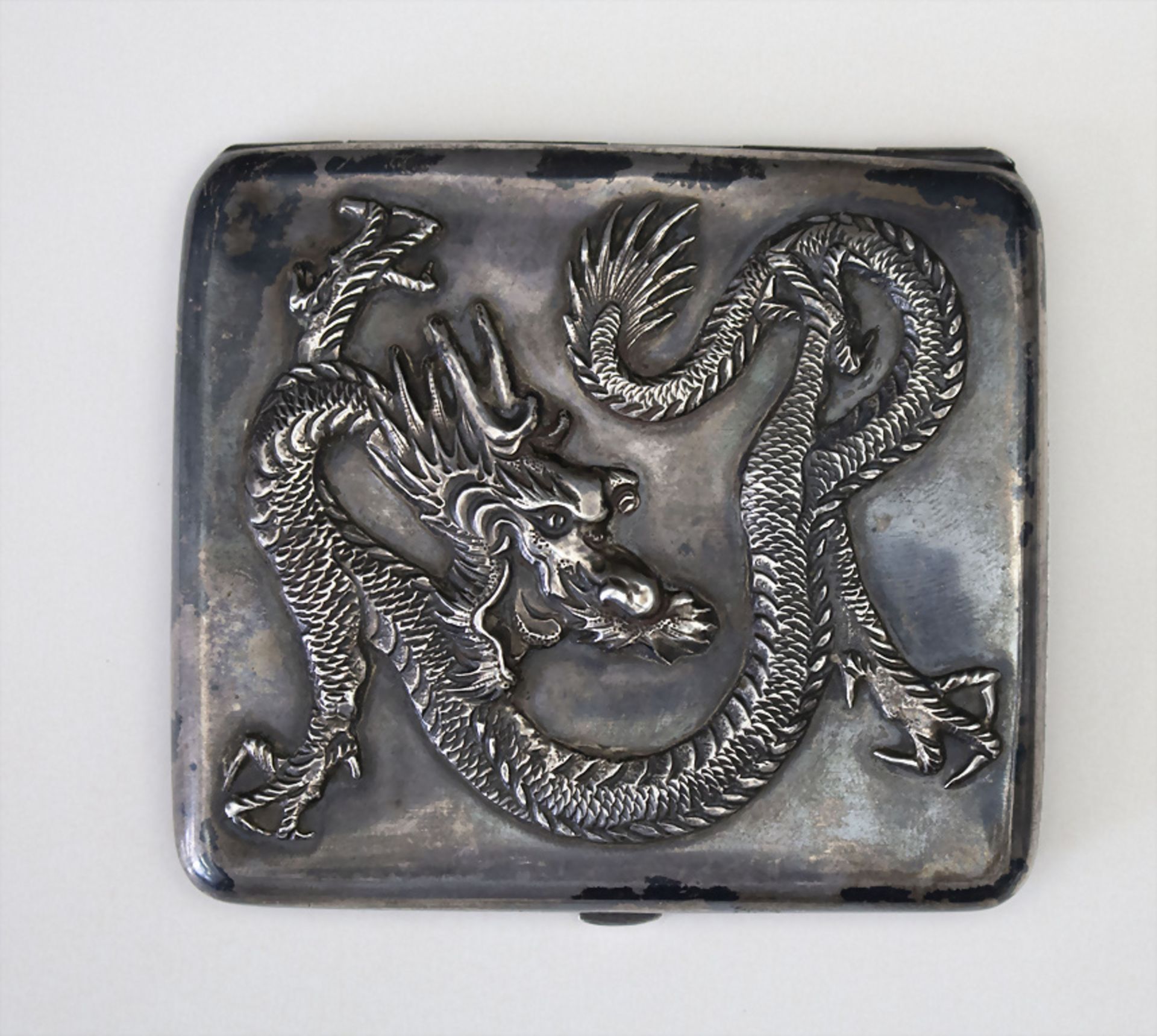 Zigarettenetui / A silver cigarette case, Wang Hing & Co., China / Hong Kong, um 1900