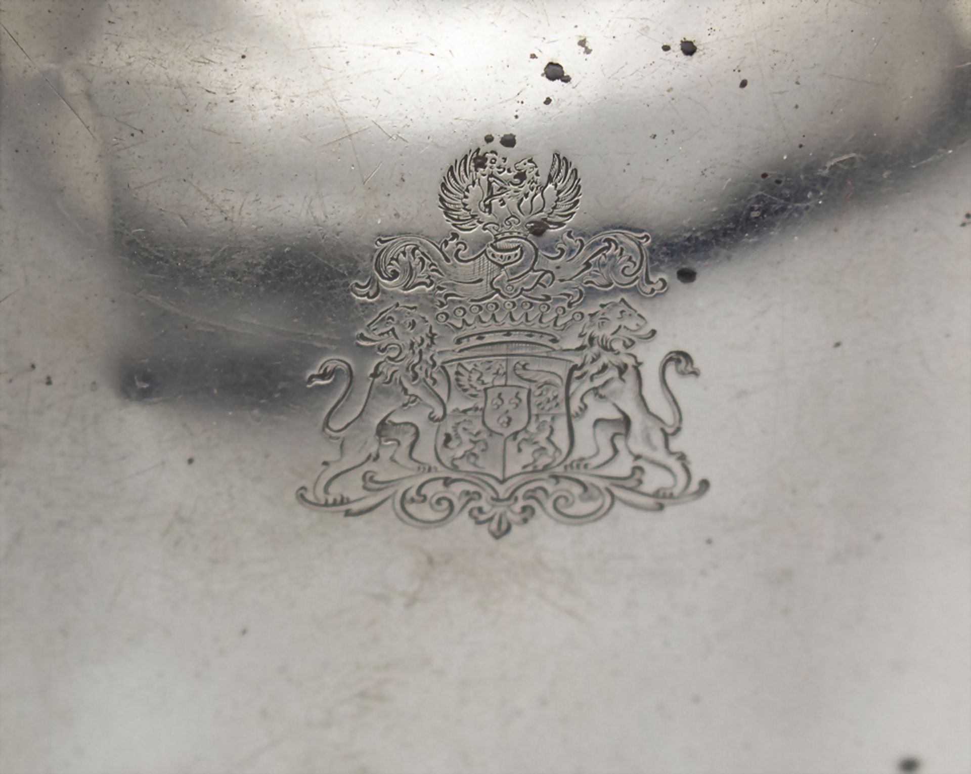 Zigarettenetui mit Wappen / A silver cigarette case with coat of arms, Louis Kuppenheim, ... - Bild 2 aus 8