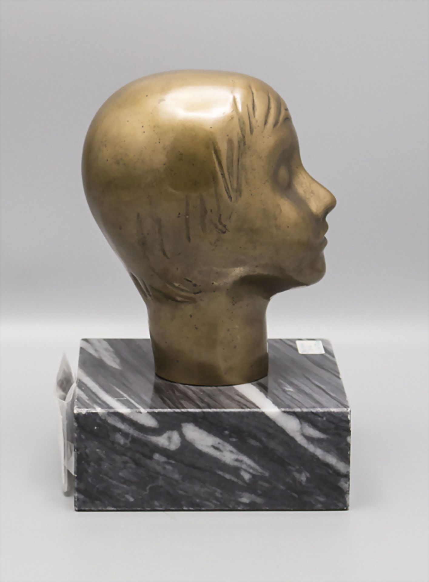 Duskana JOVIK (*1944), Bronzekopf eines Mädchens / A bronze head of a girl, 20. Jh. - Image 4 of 5