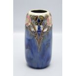 Jugendstil Vase mit stilisierten Blütenzweigen / An Art Nouveau stoneware vase with stylized ...