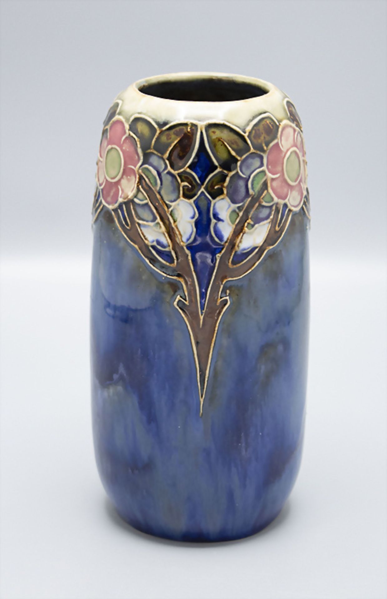 Jugendstil Vase mit stilisierten Blütenzweigen / An Art Nouveau stoneware vase with stylized ...